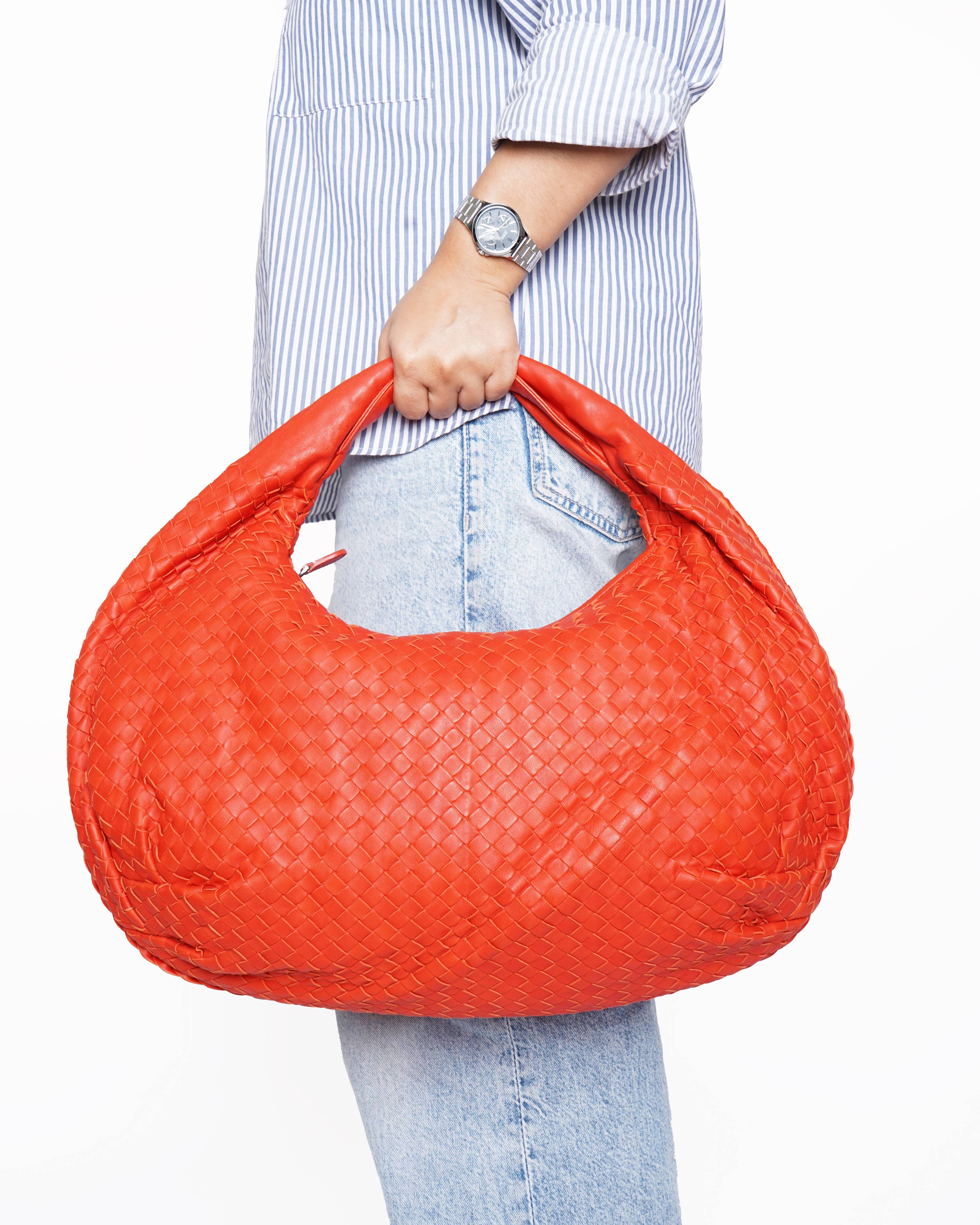 Bottega Veneta Intrecciato Hobo Bag In Fuchsia Red