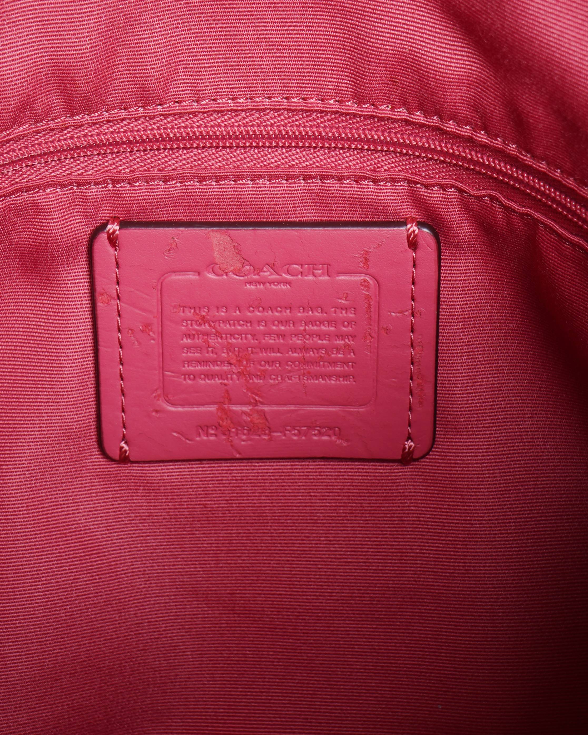 Coach
Pebbled Leather Shoulder Bag