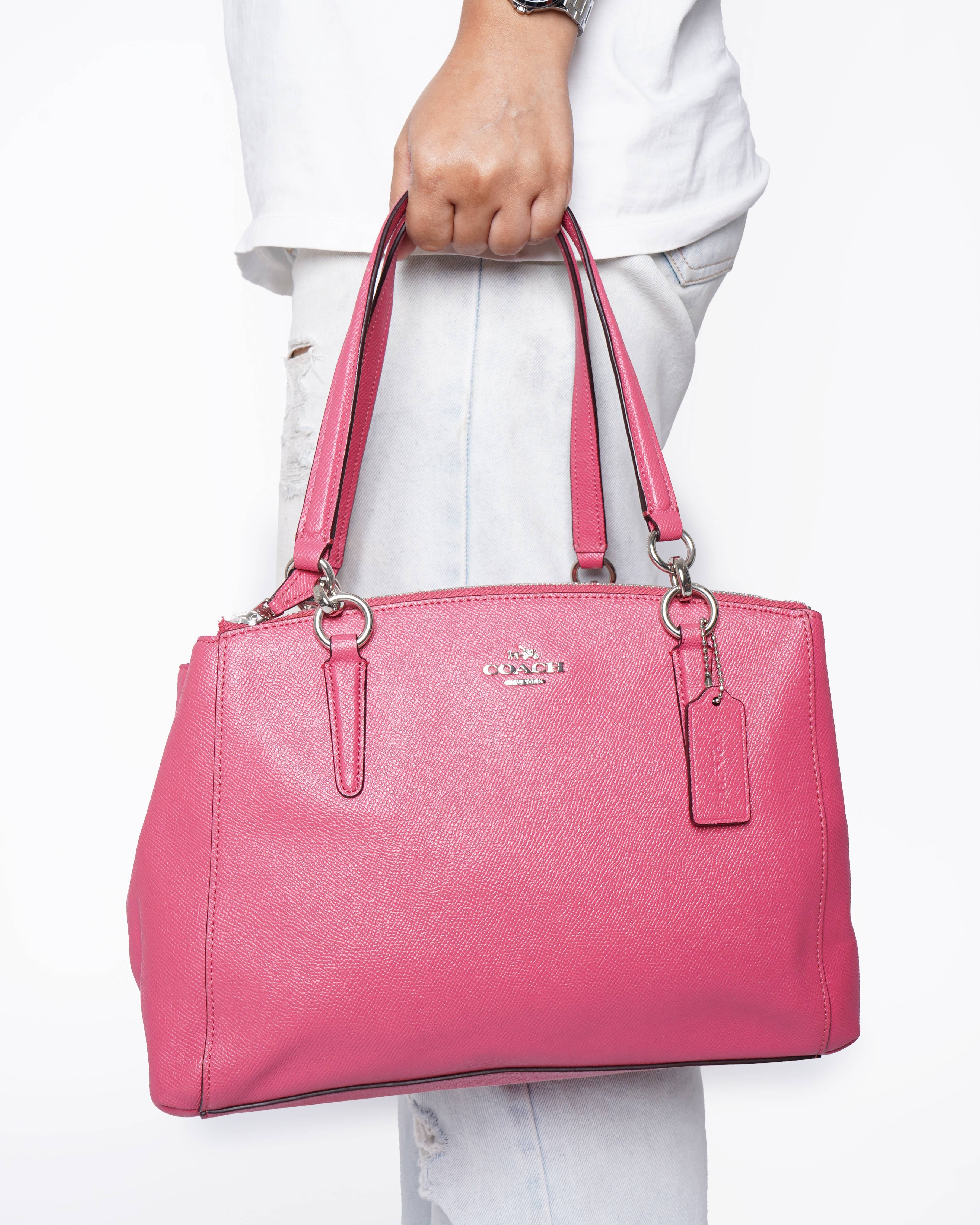 Coach
Pebbled Leather Shoulder Bag