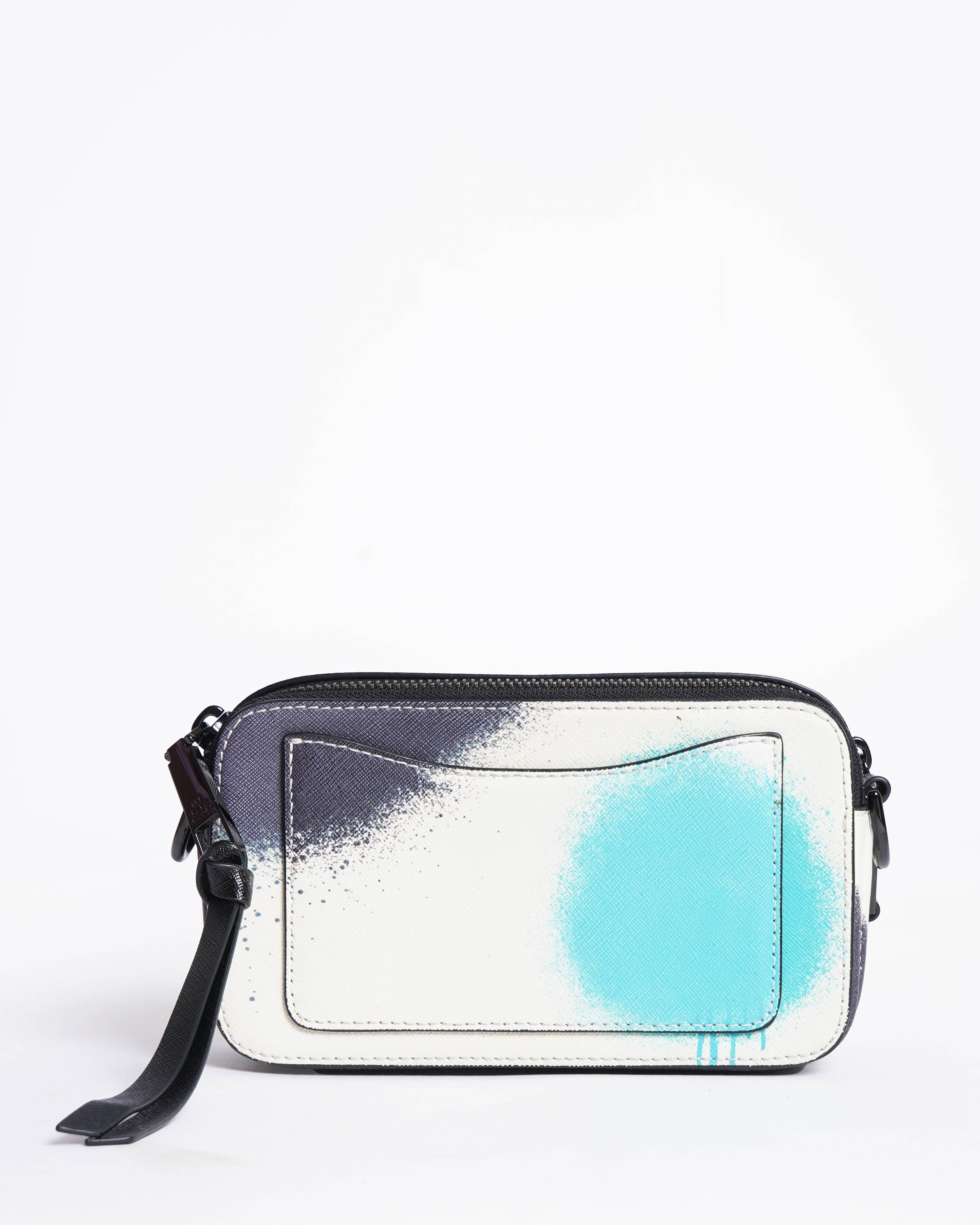 Marc Jacobs
Snapshot patent leather crossbody bag