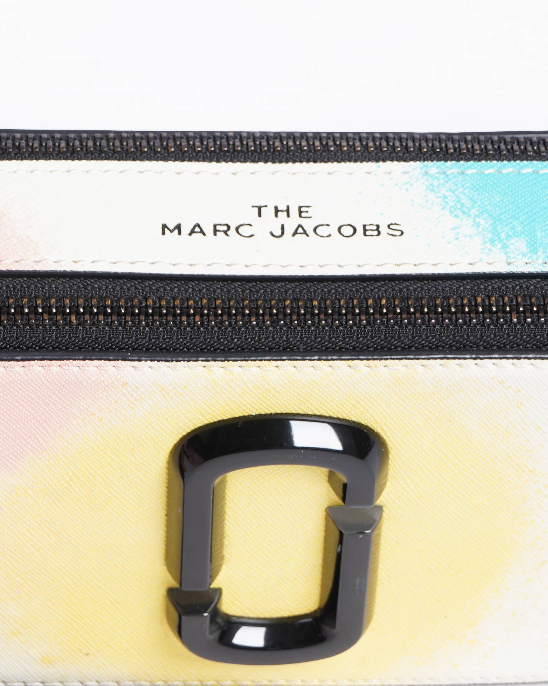Marc Jacobs
Snapshot patent leather crossbody bag