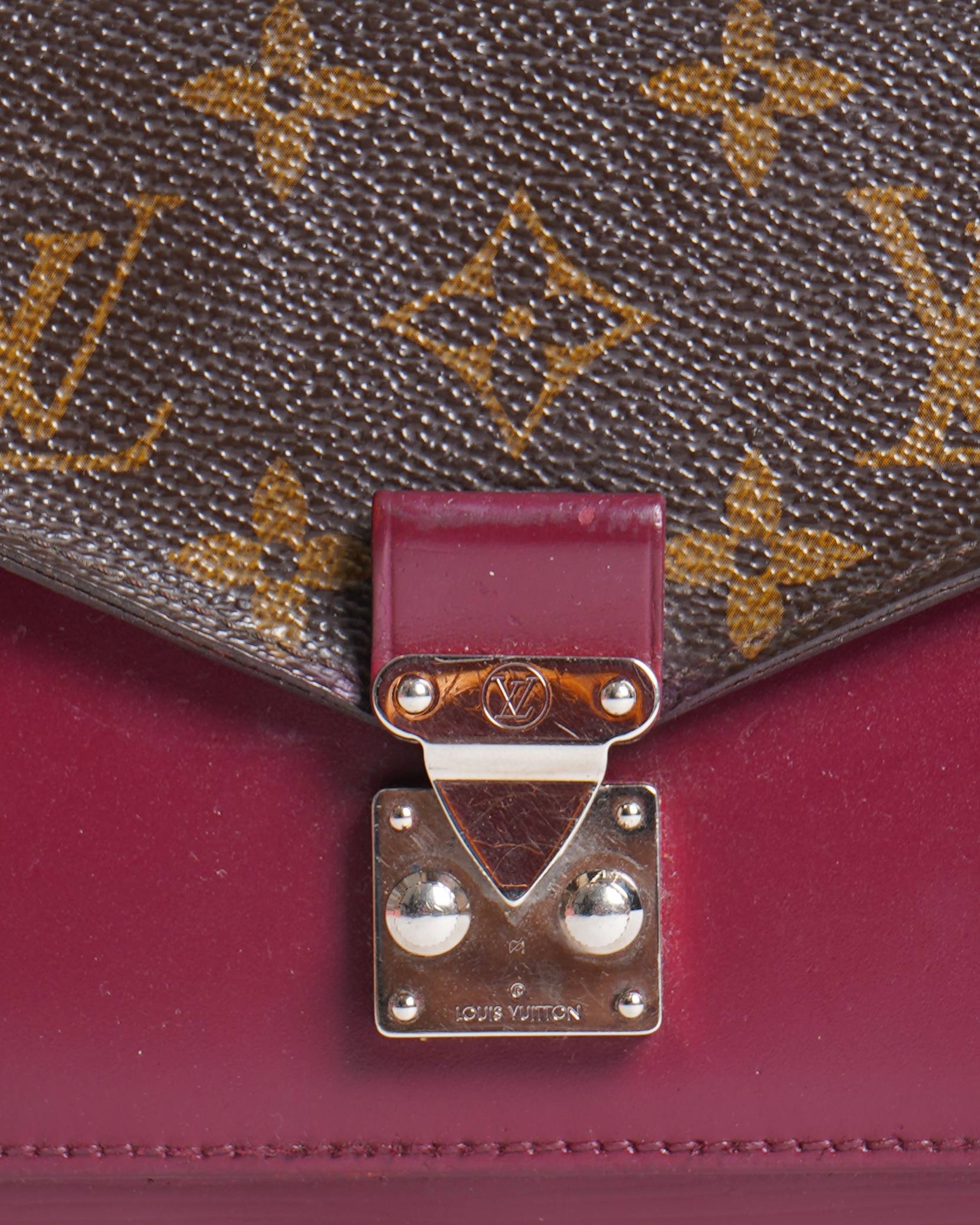 Louis Vuitton
Red Epi Monogram Marie Rose Wallet