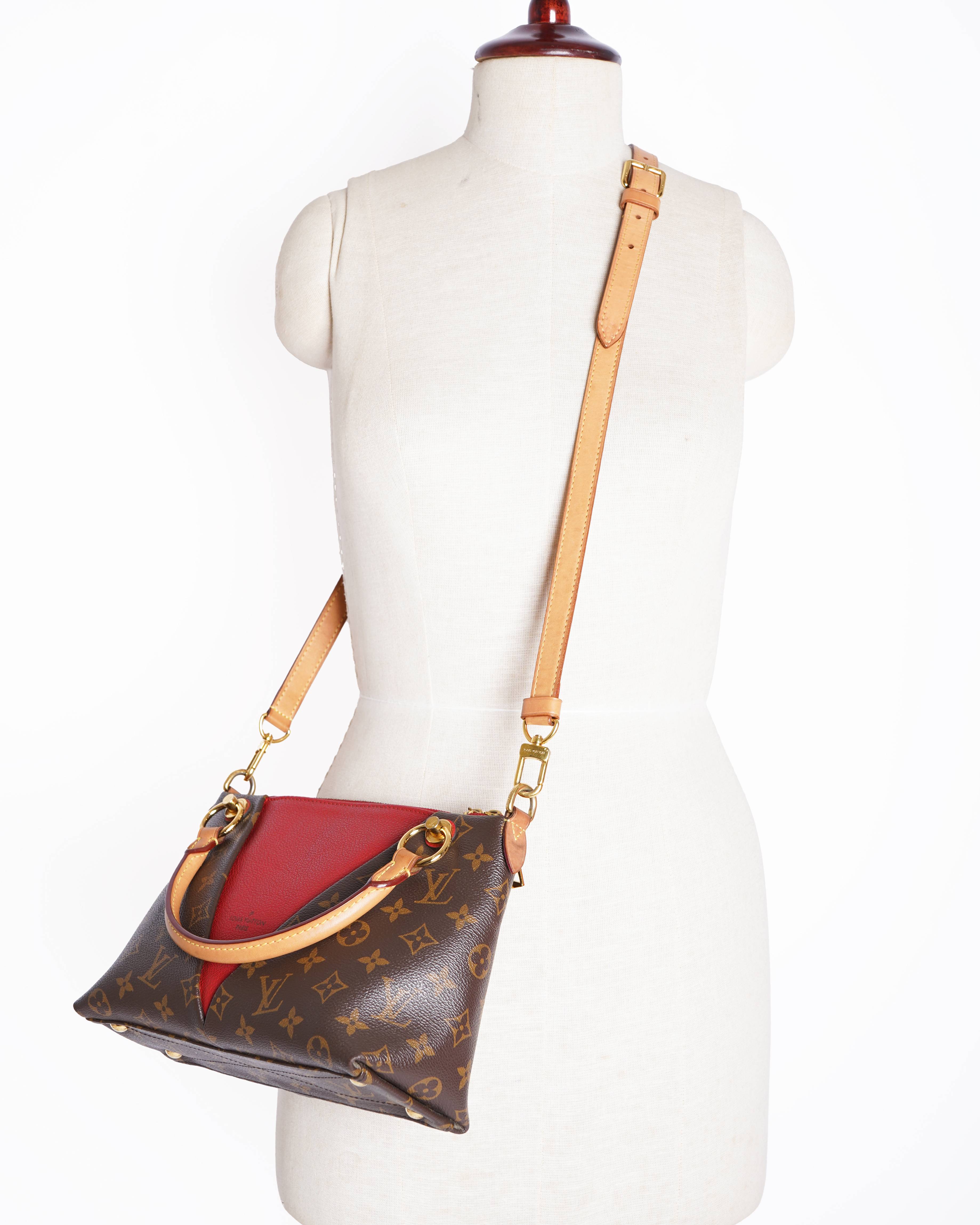 Louis Vuitton Monogram V Tote Leather handbag