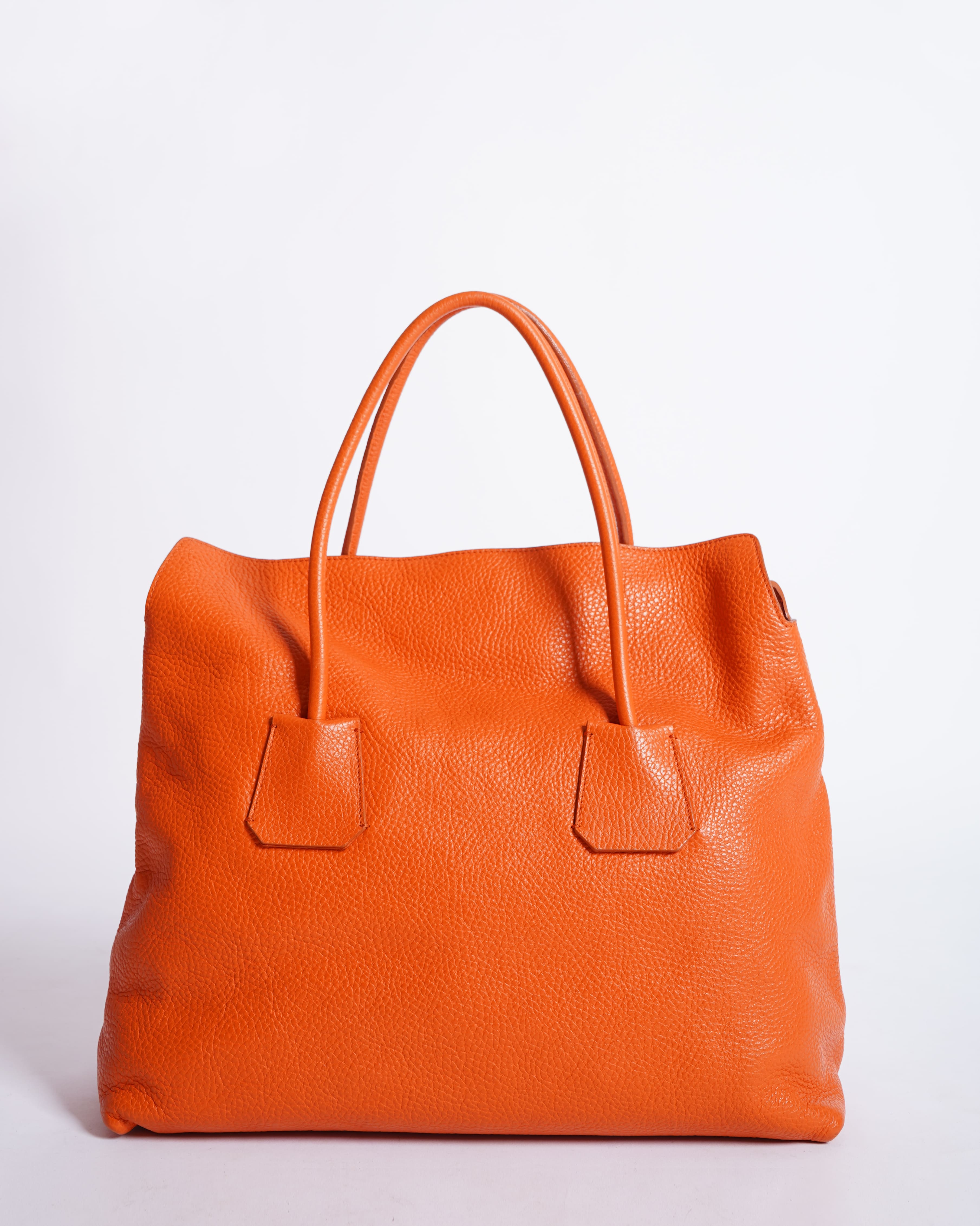 Burberry Baynard Leather Tote In Orange
