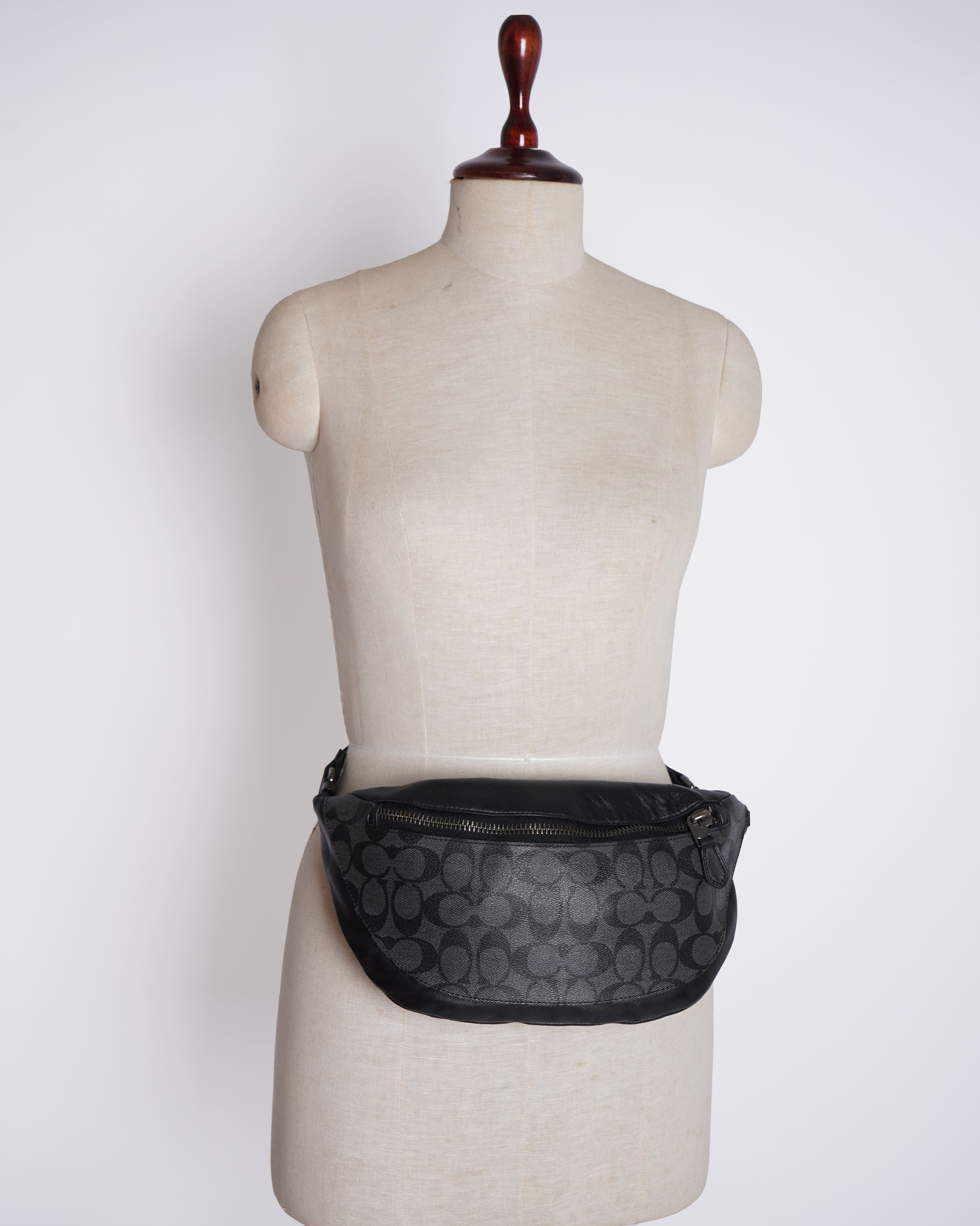Coach belt bag black signature