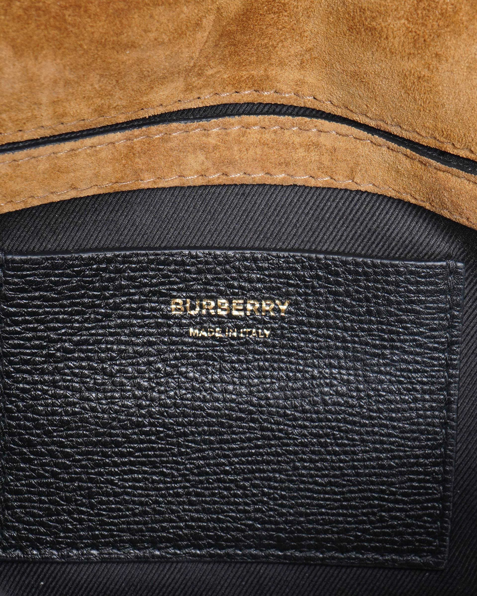 Burberry
Macken Leather shoulder Bag