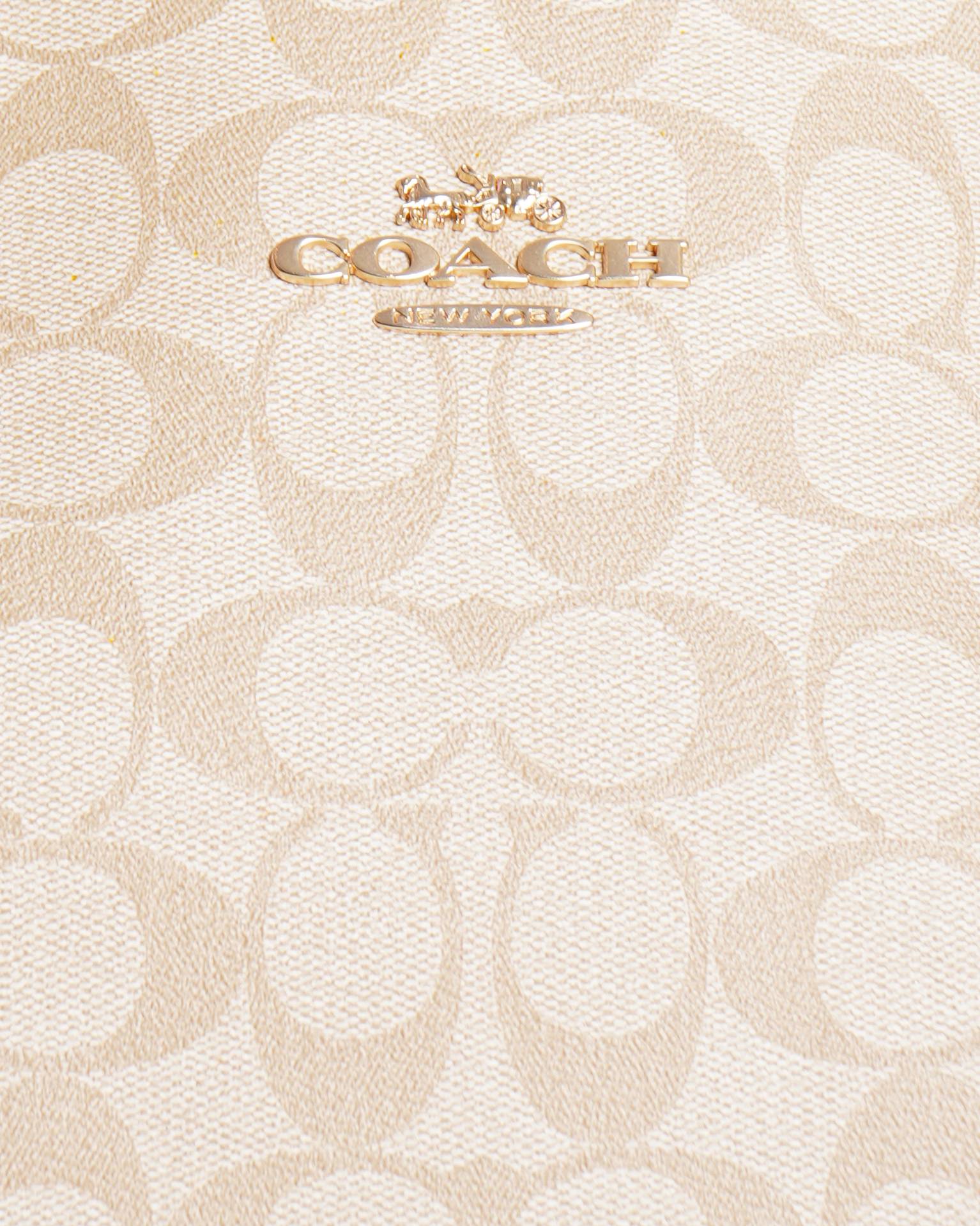 New COACH
Gallery Medium Tote Bag In Signature Canvas