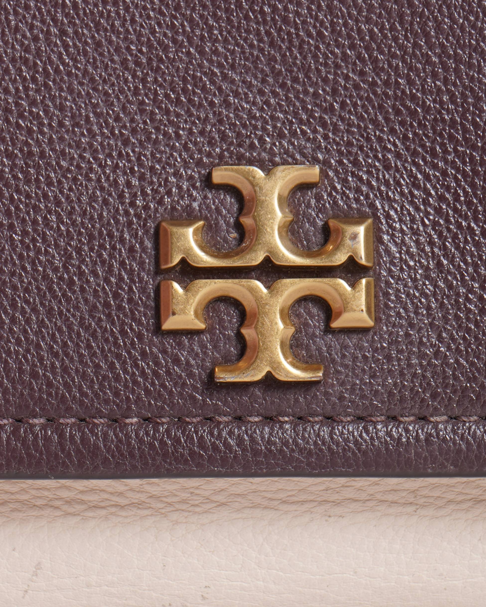 Tory Burch
Tri-color limited edition shoulder bag