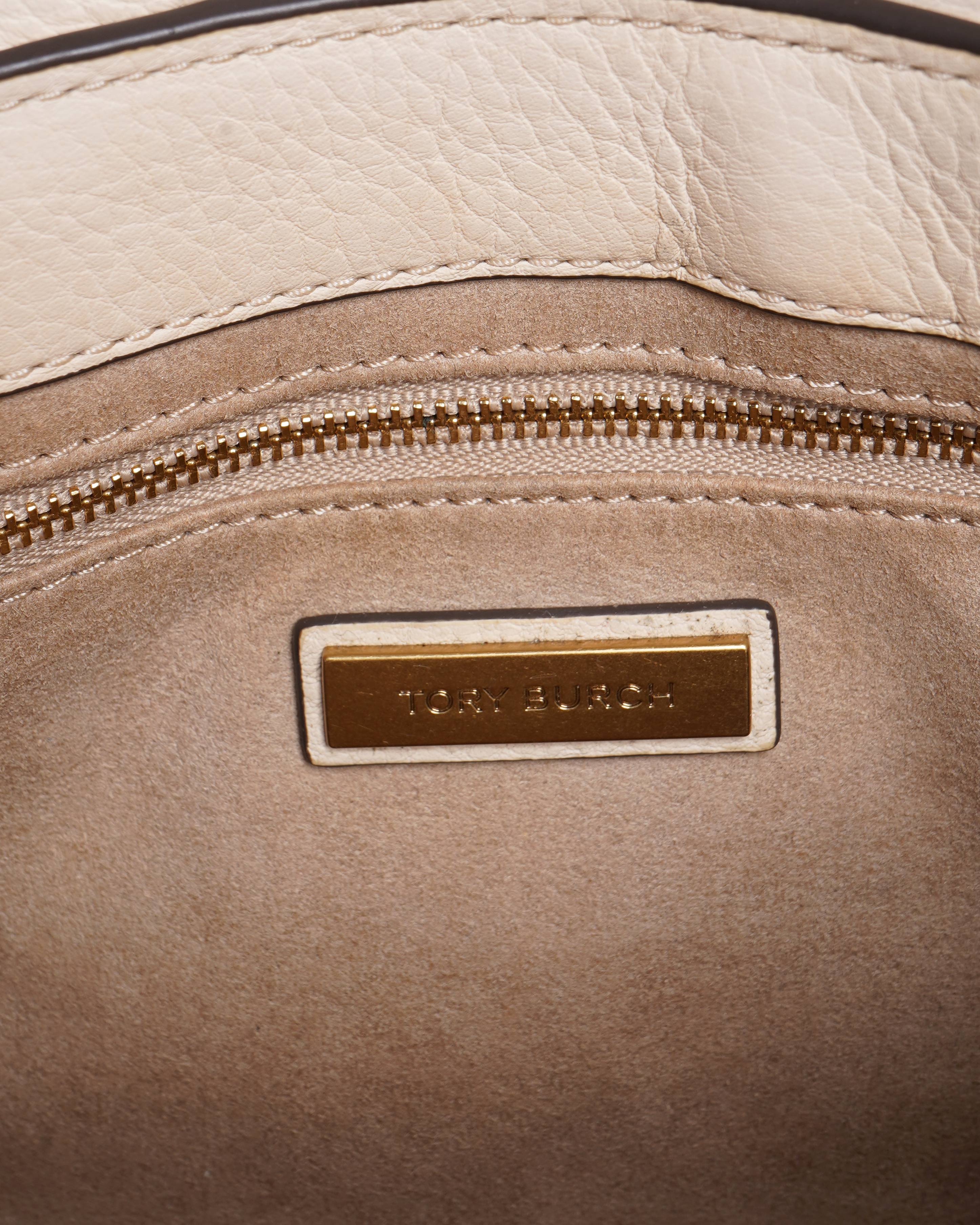 Tory Burch
Tri-color limited edition shoulder bag