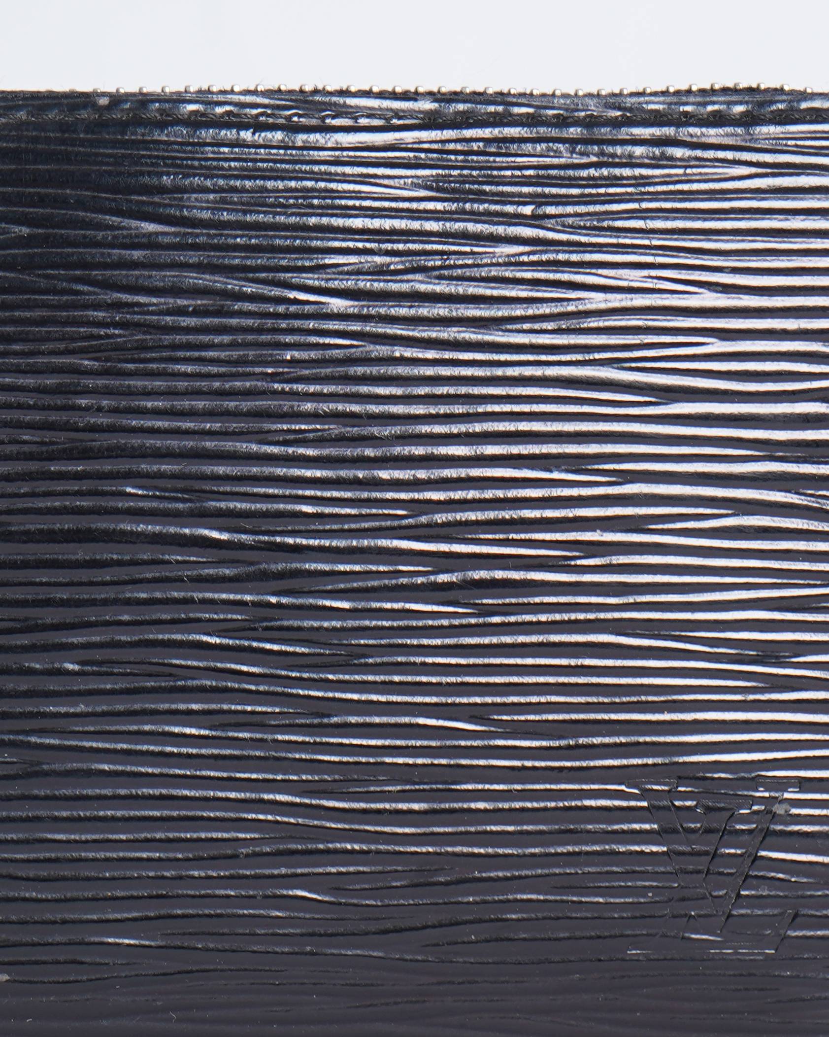 Louis Vuitton EPI zippy wallet in Black