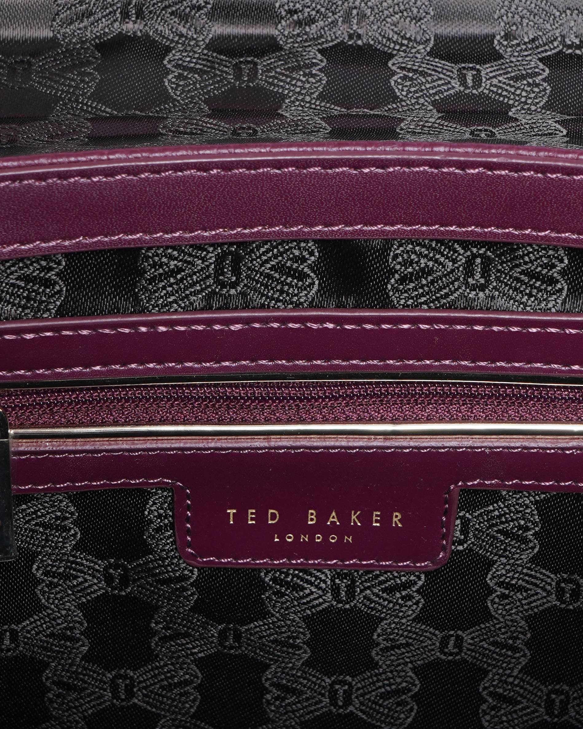 Ted Baker
Quilted crossbody bag