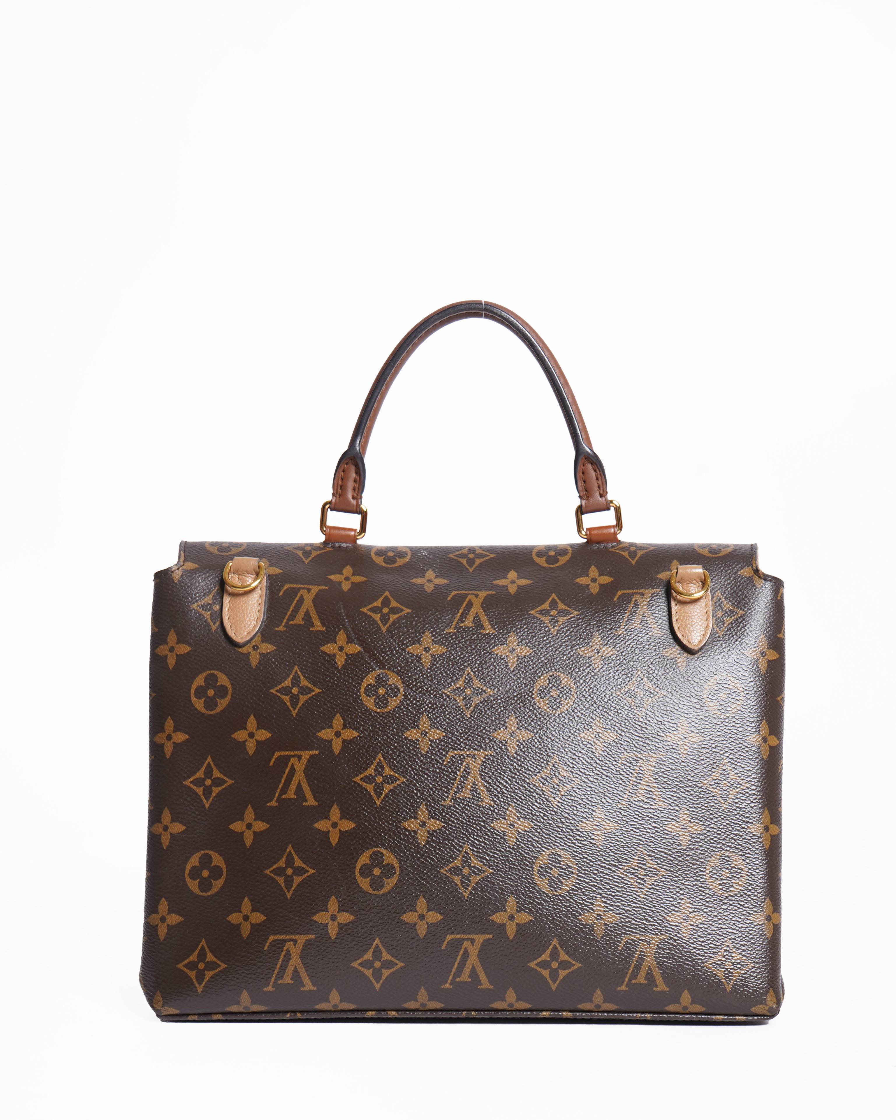 Louis Vuitton
Merignan Shoulder bag