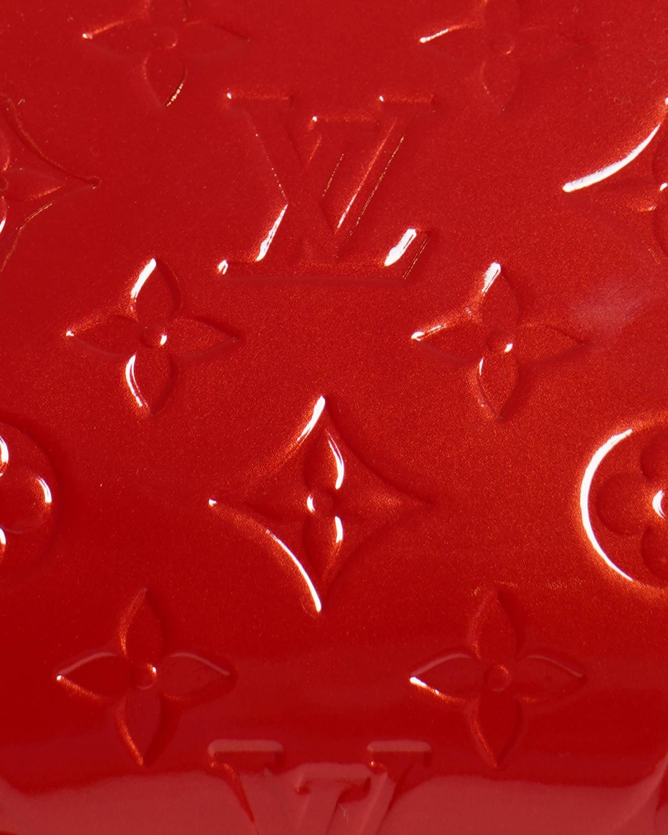 Louis Vuitton Pomme D'Amour Monogram Vernis Rosewood Avenue Bag