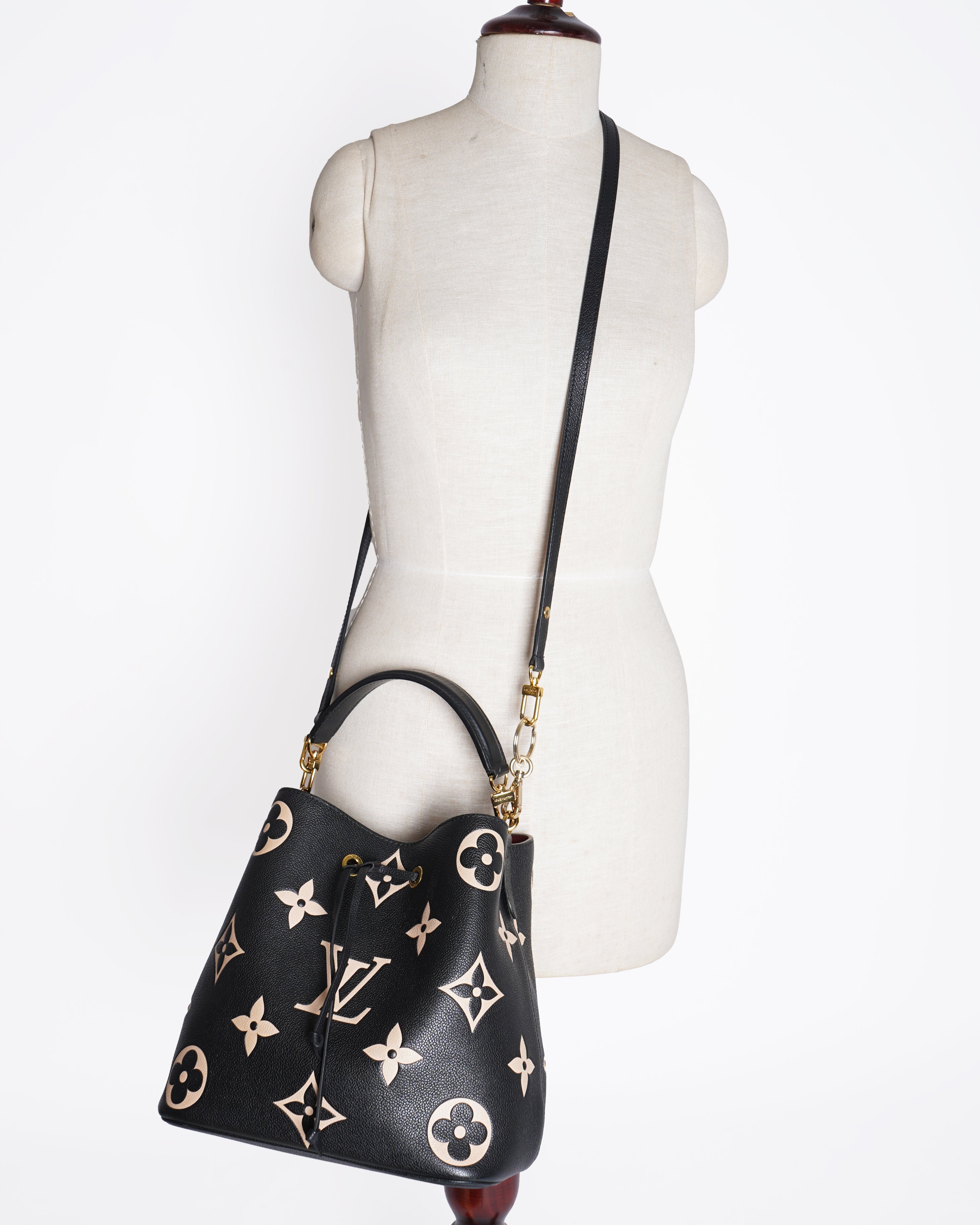 New Louis Vuitton NeoNoe MM Bicolor Monogram Empreinte Leather Handbag