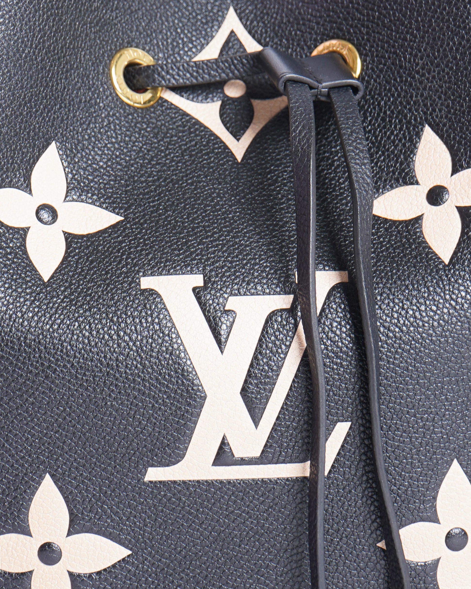 New Louis Vuitton NeoNoe MM Bicolor Monogram Empreinte Leather Handbag
