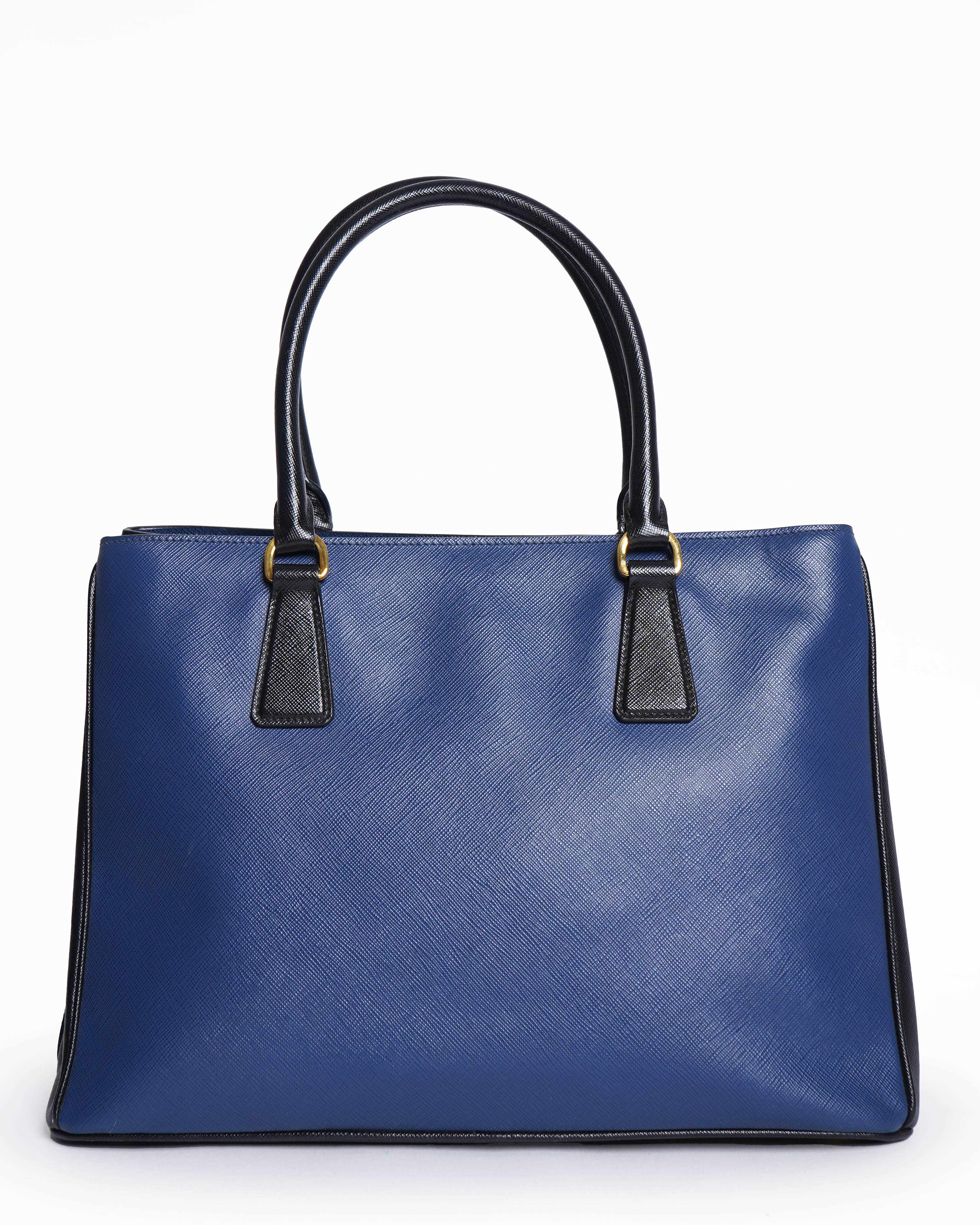 Prada
Saffiano Leather Galleria Tote Bag