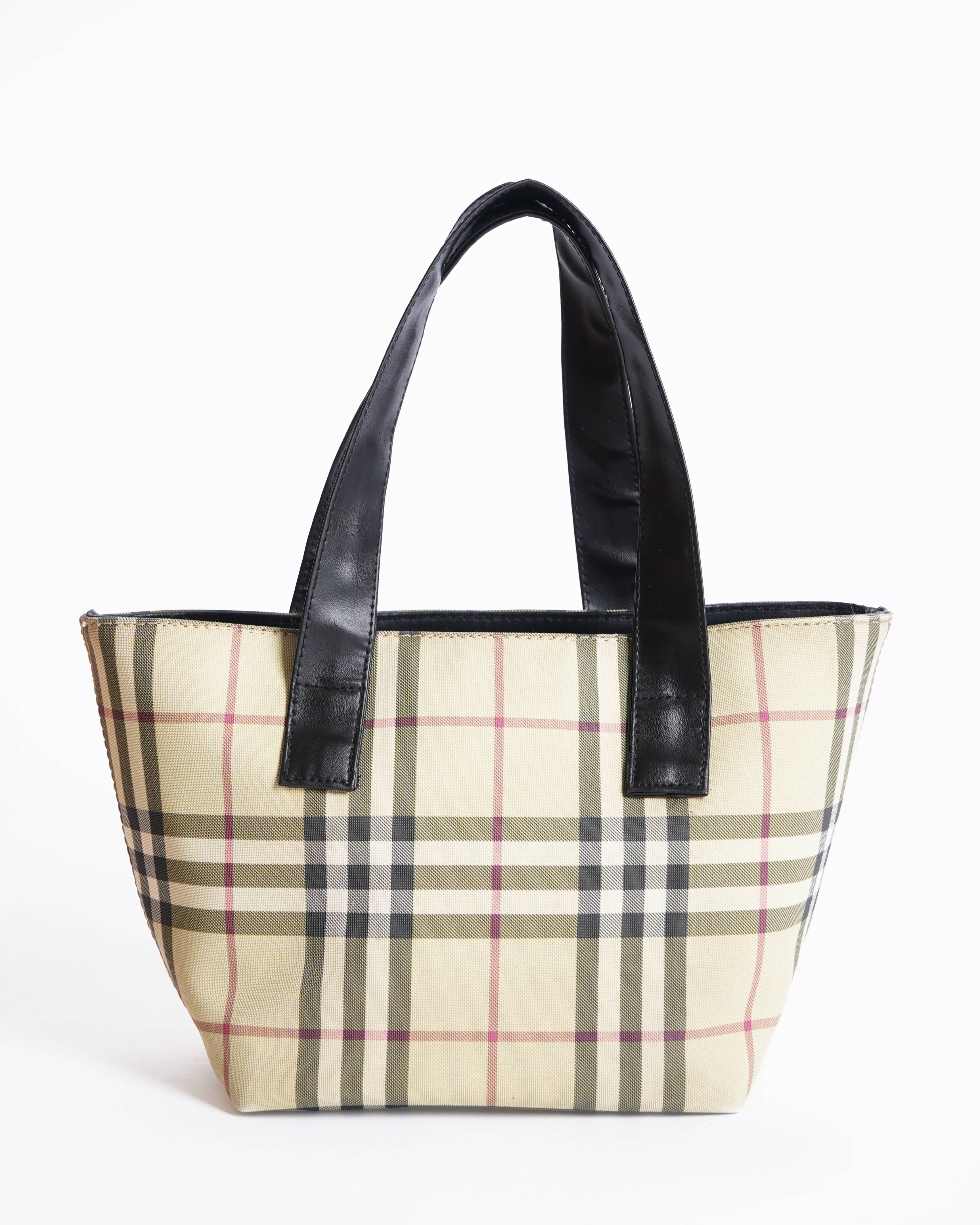 Burberry signature tote bag
