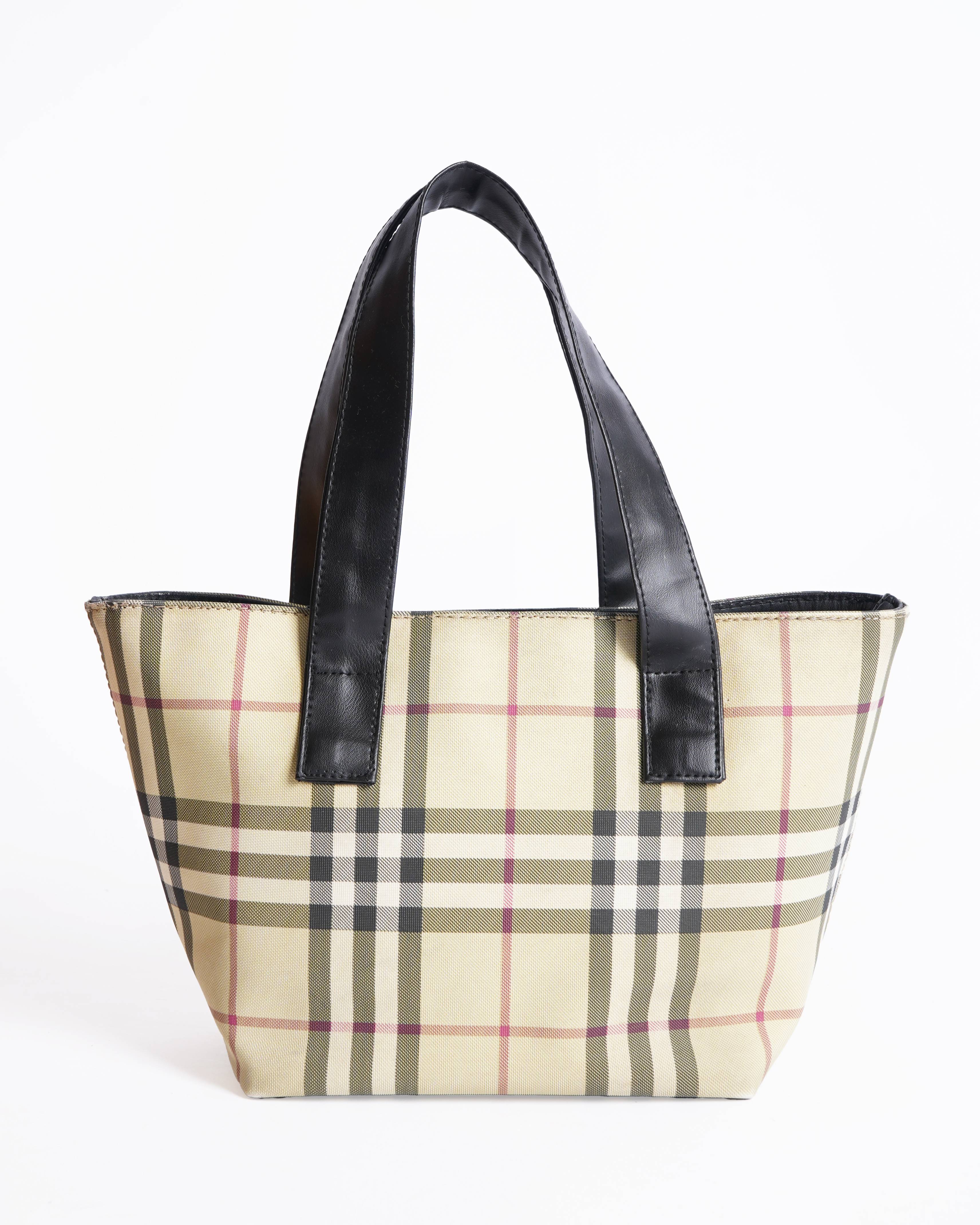Burberry signature tote bag