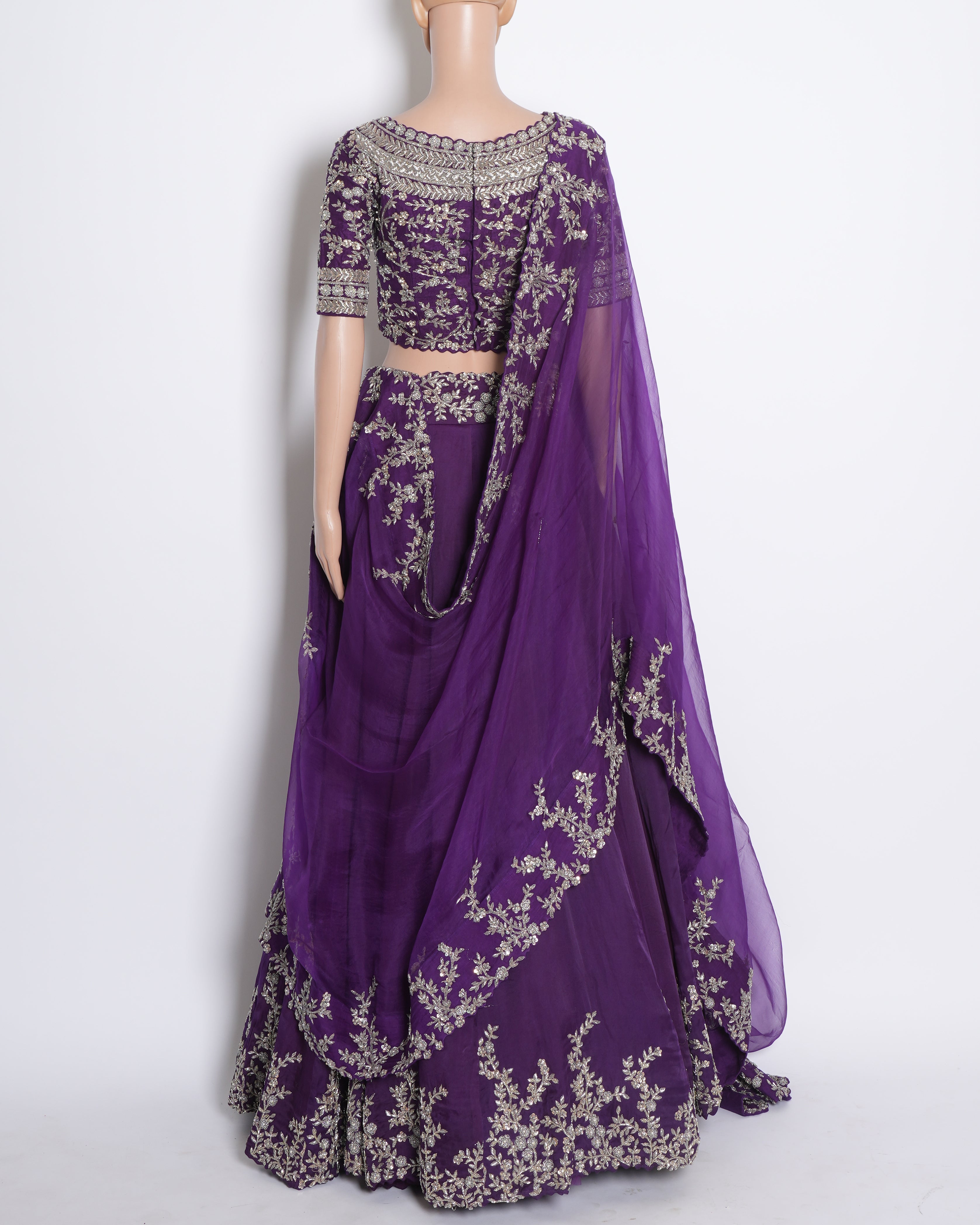 Regal Elegance: Mrunalini Rao Purple Embroidered Lehenga