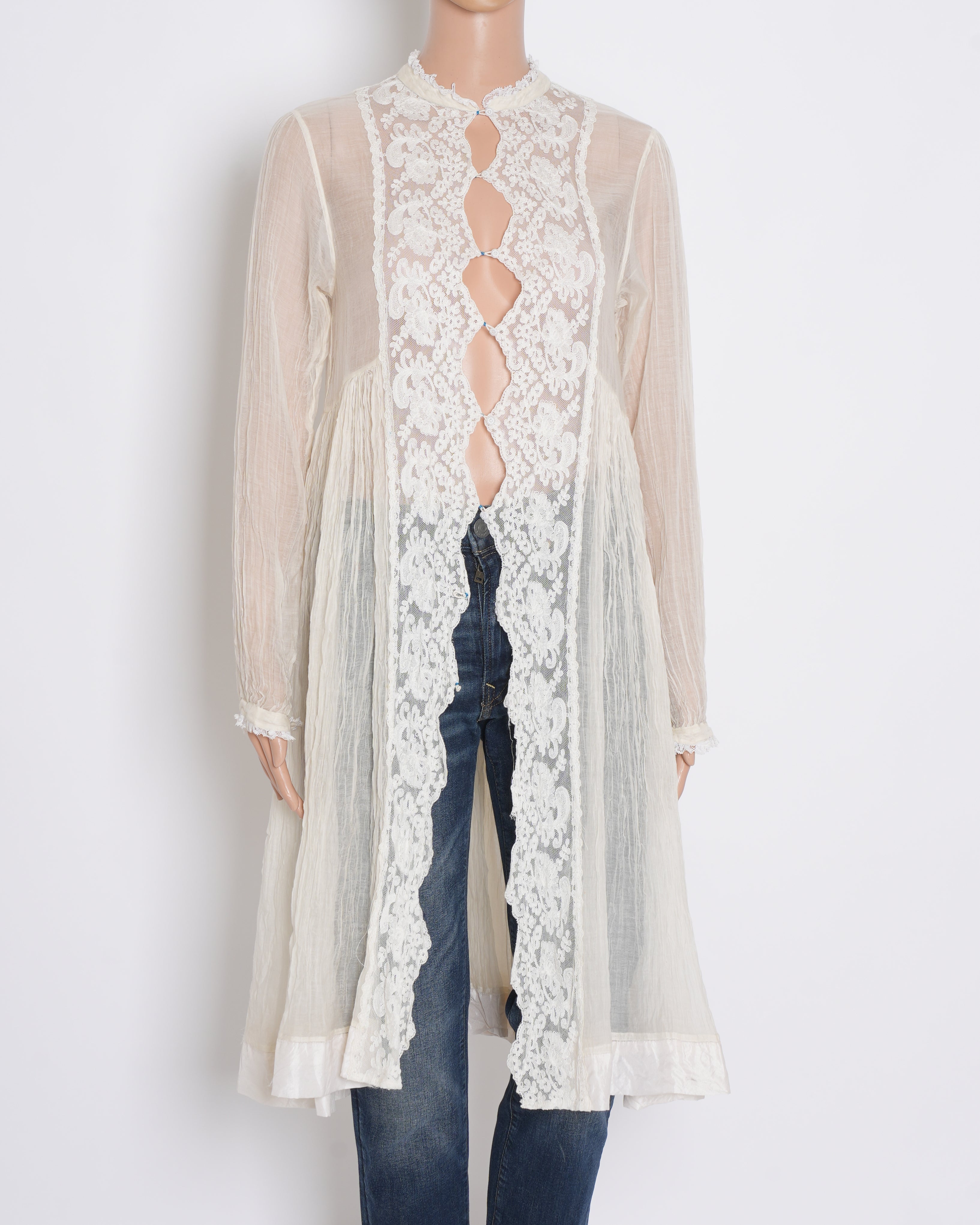 Pero Shrug In Cream WIth Lace Detailing