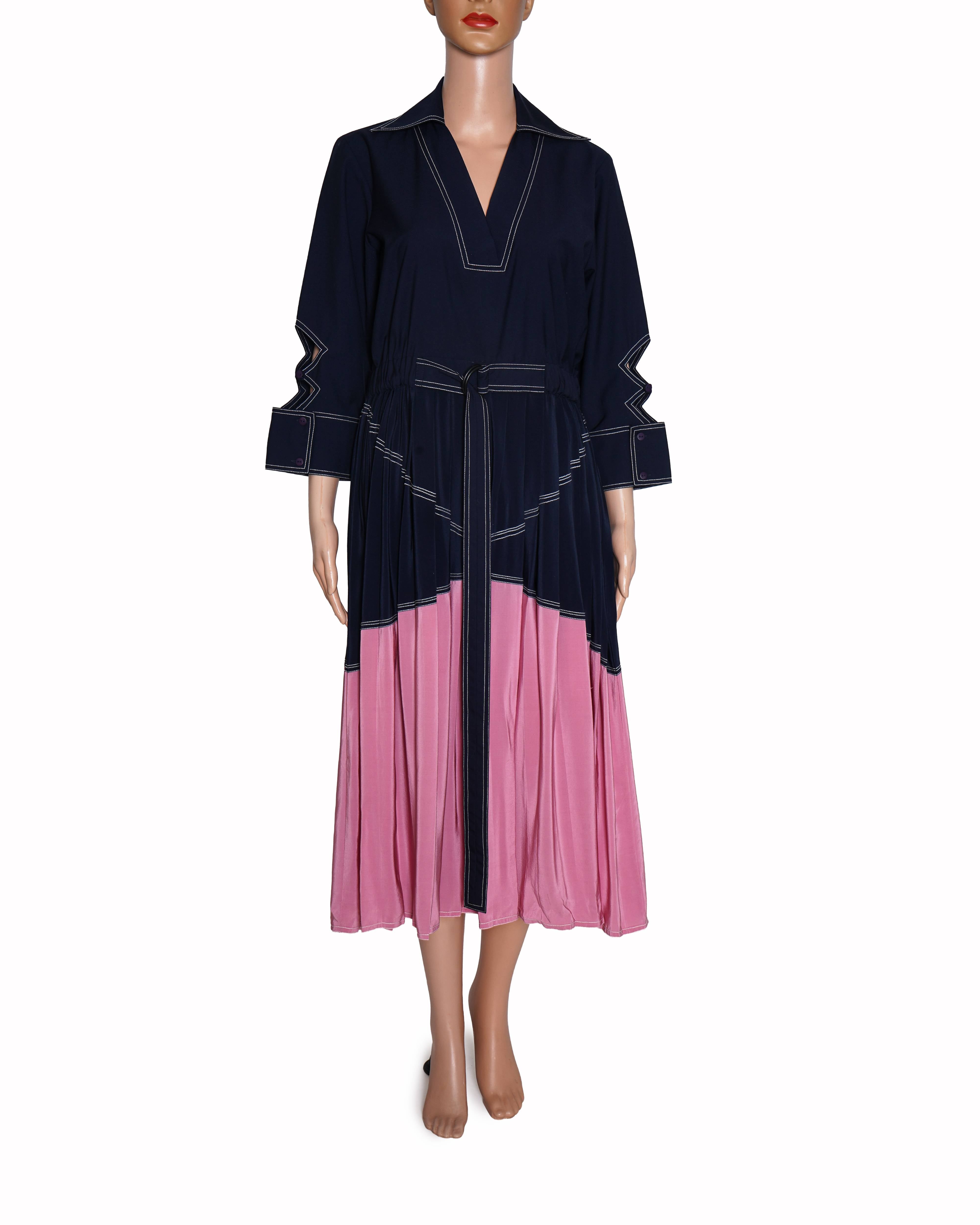 Lovebirds Pleated Dress In Pink Accent