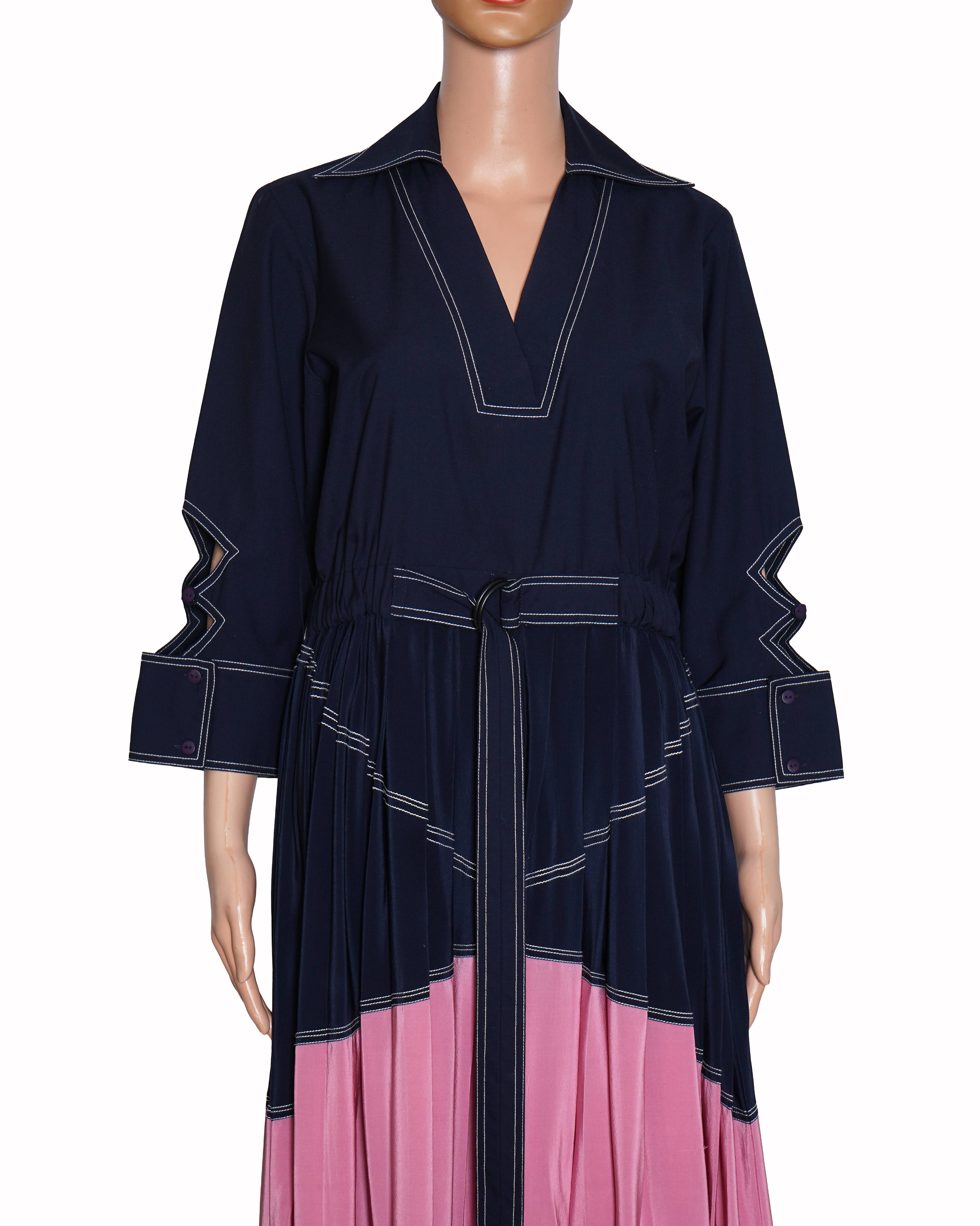 Lovebirds Pleated Dress In Pink Accent