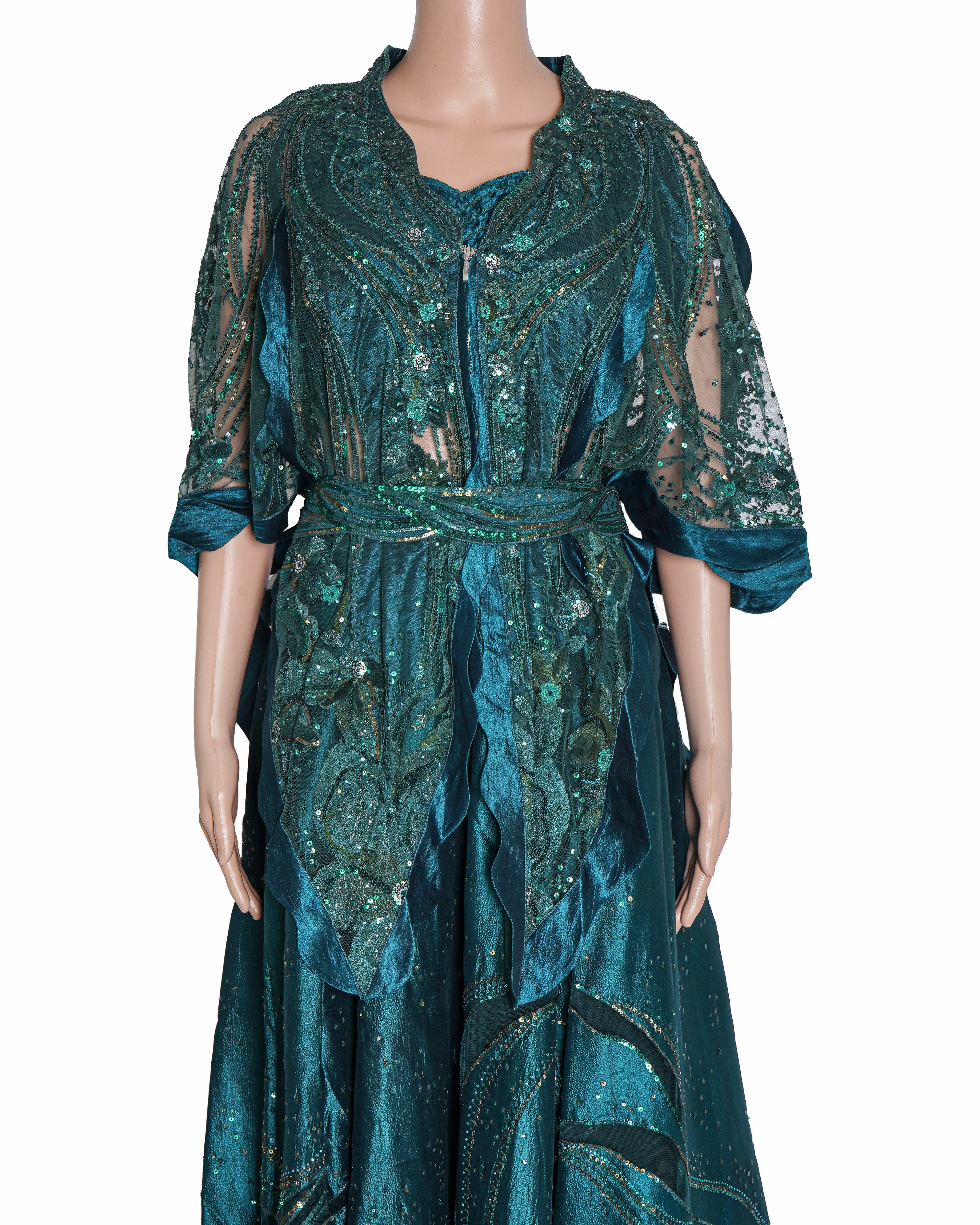 Sulakshana Monga
Green embellished lehanga set of 5