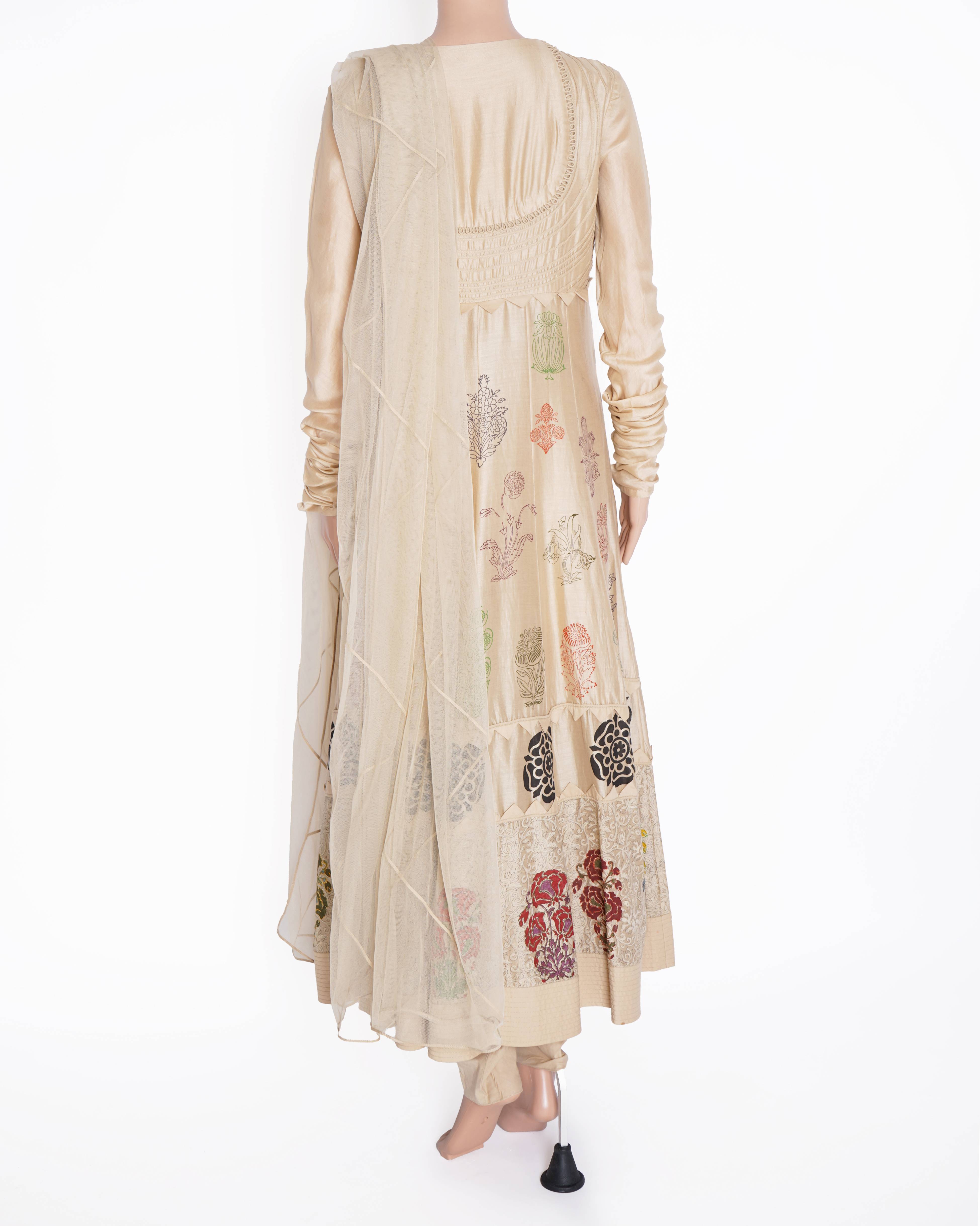 Rohit Bal Floral Embroidered Set Of 3 In Beige