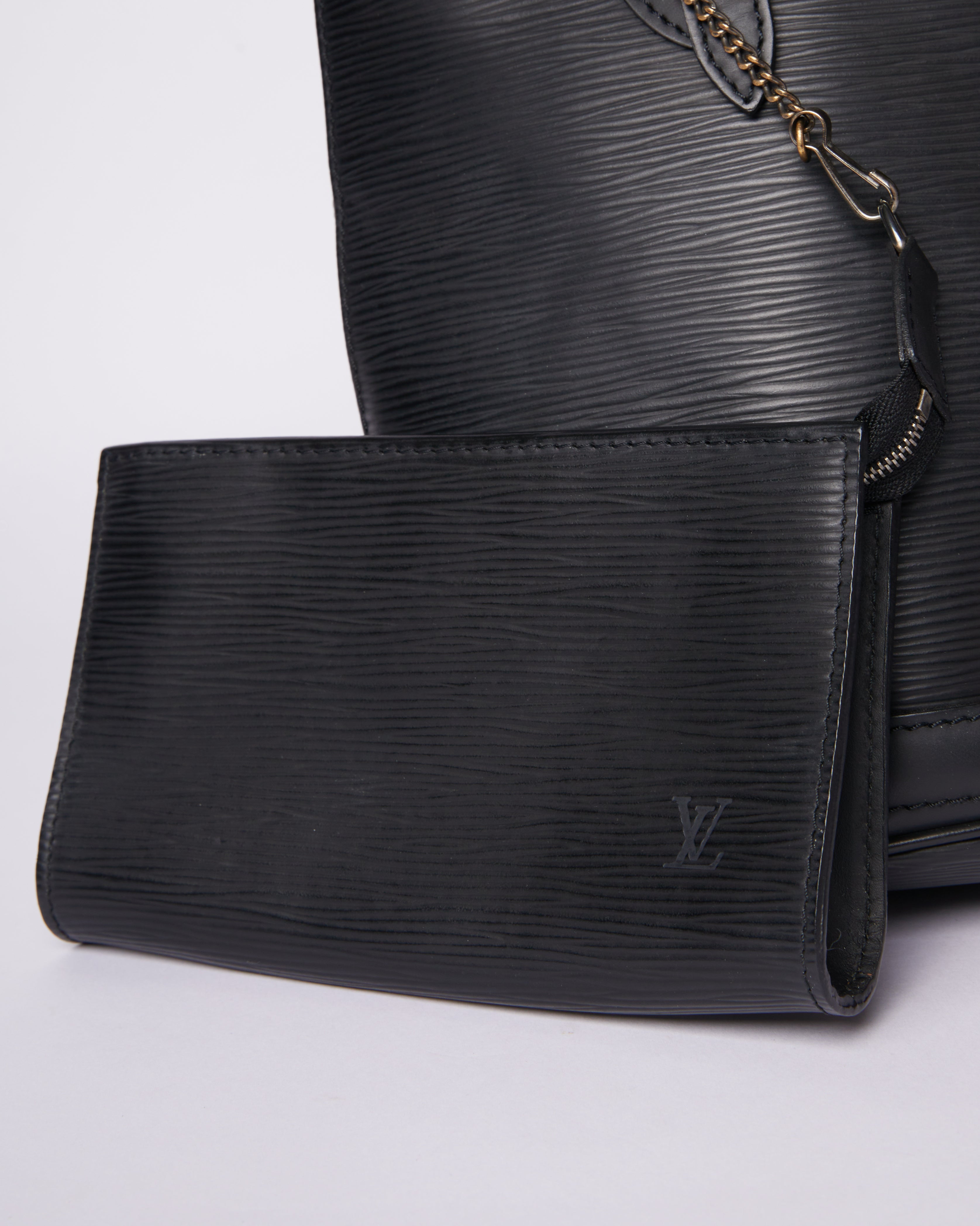 LV Epi Bucket Tote With Wallet