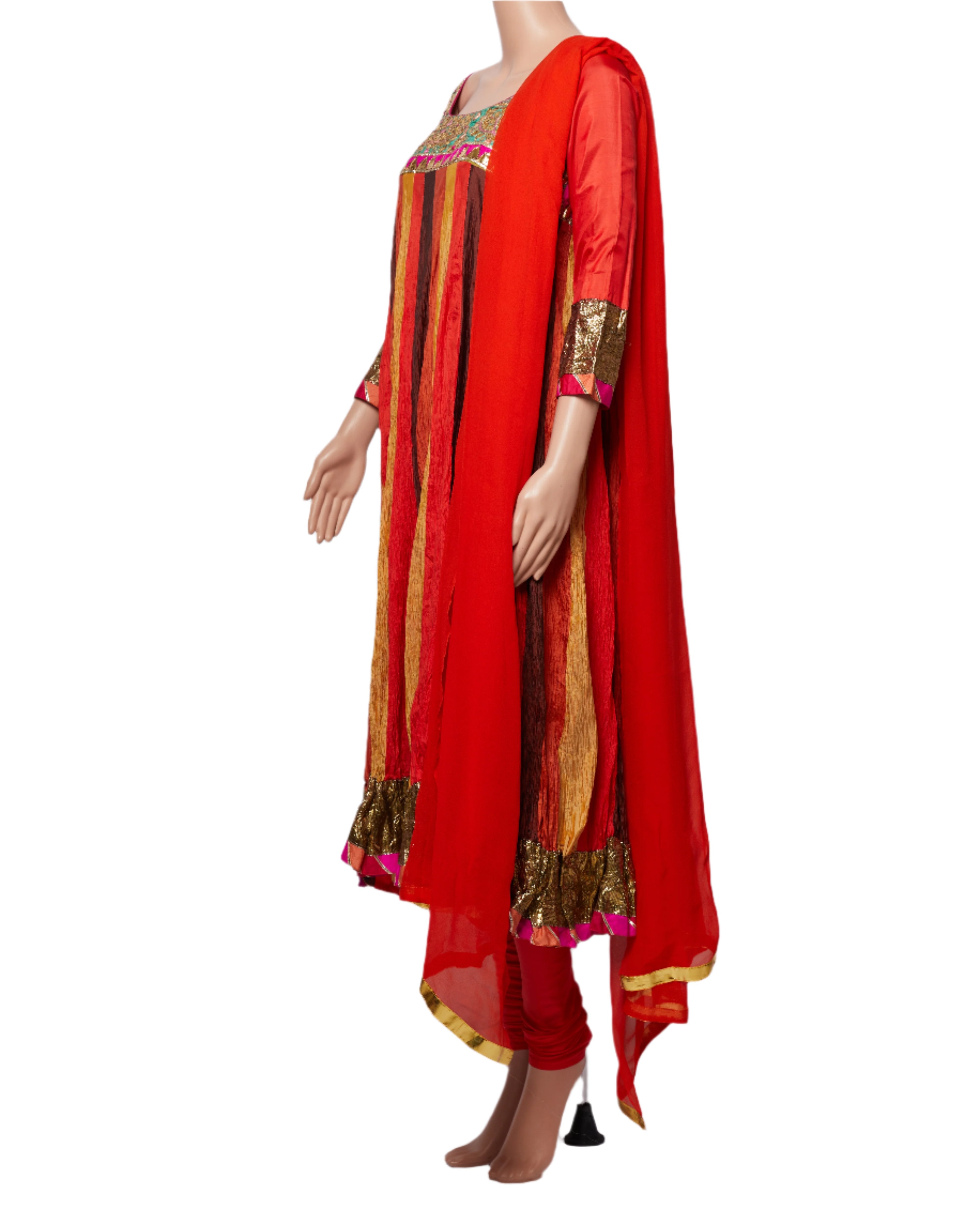 Saffron set of 4 includes 2 dupatta