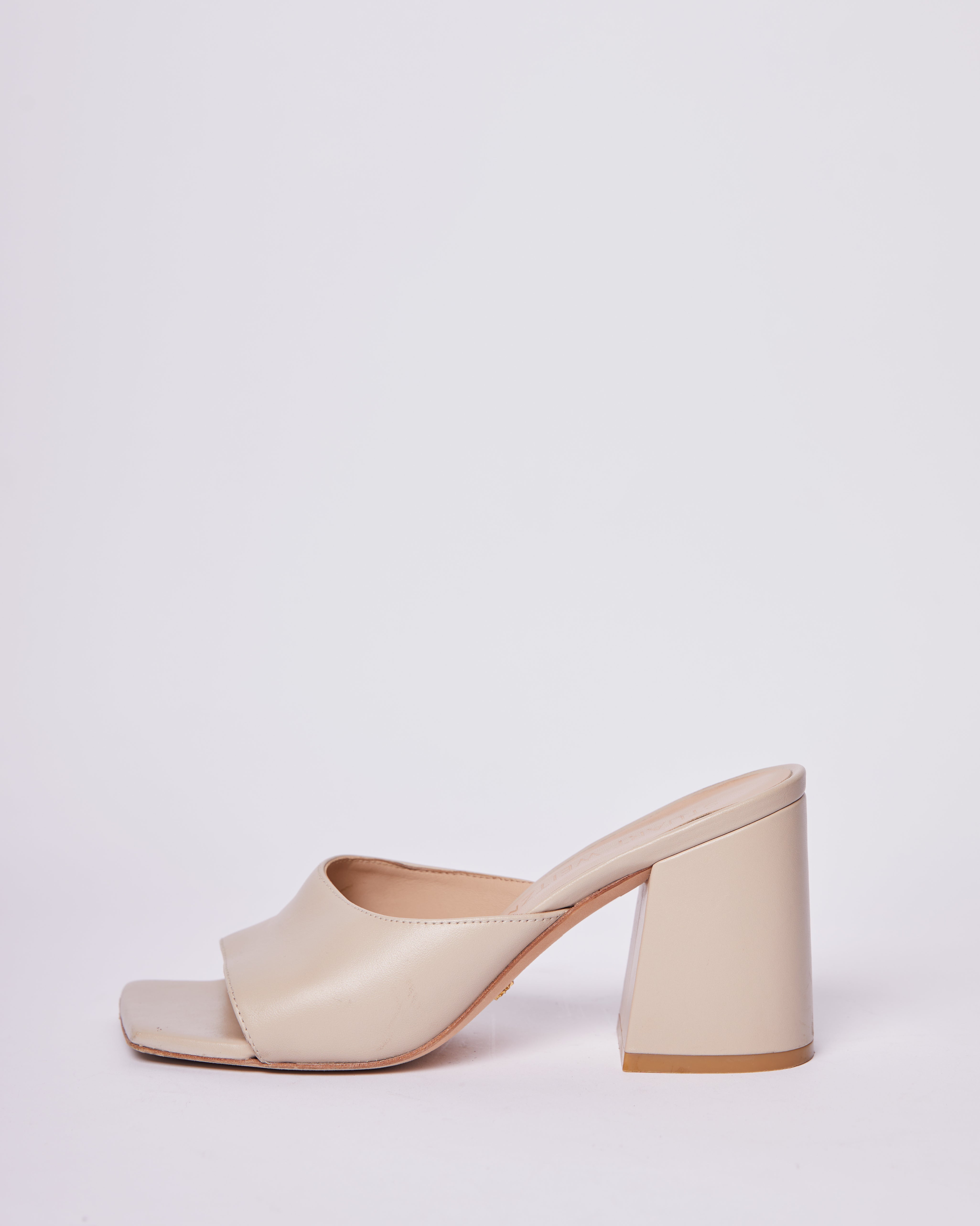 Stuart Weitzman Nude Pumps