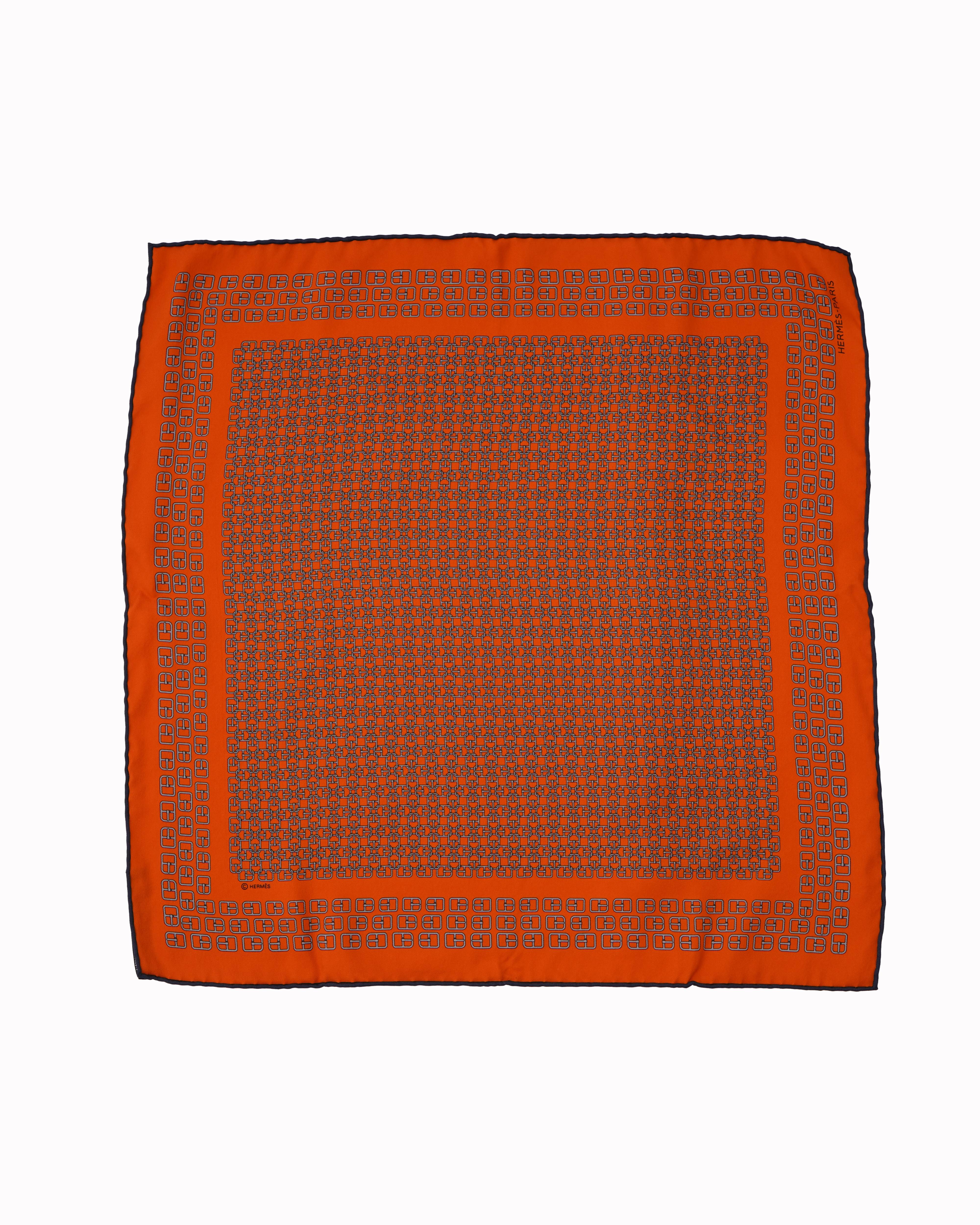 New Hermes Interlocked Buckle Pocket Square In Silk