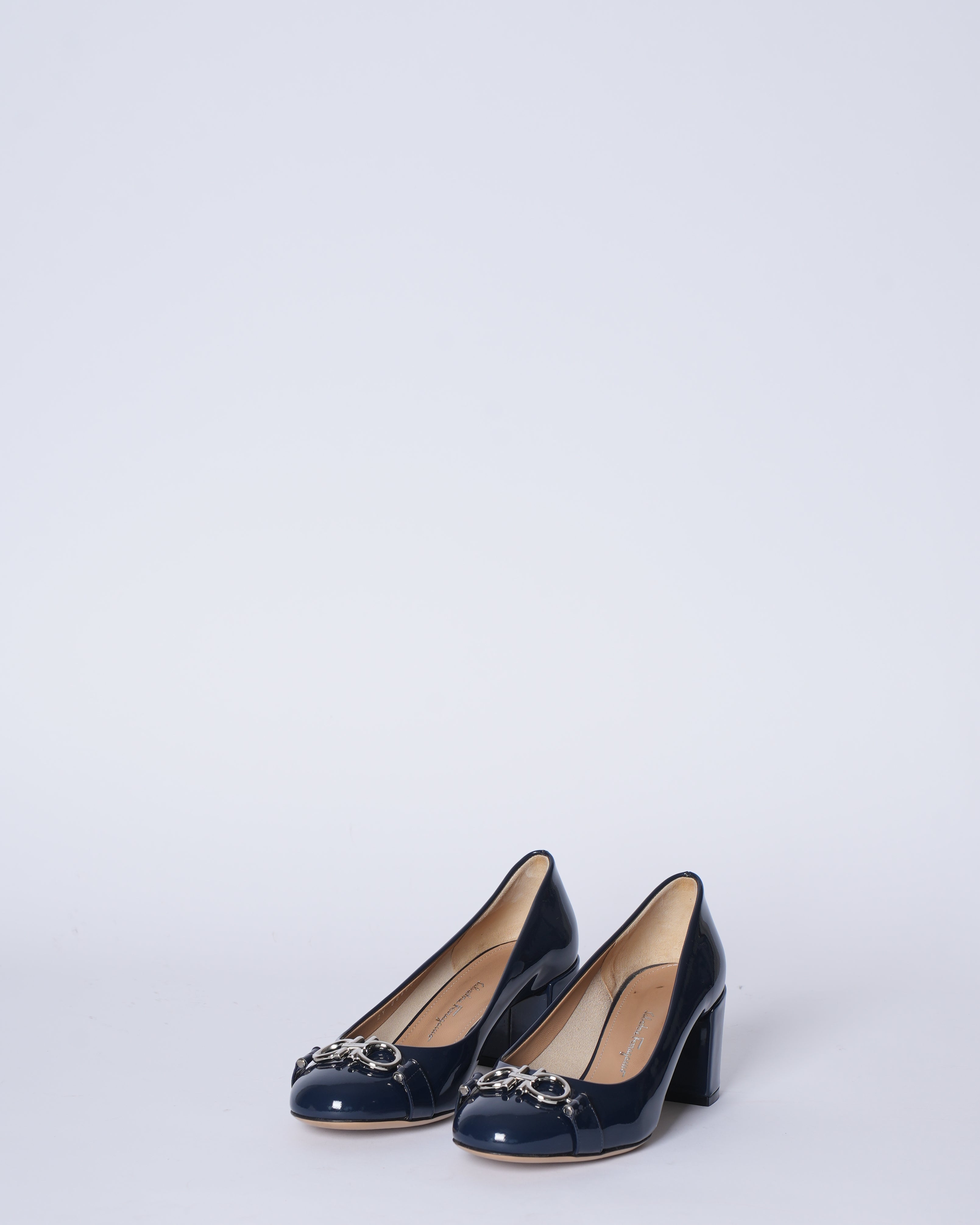 Ferragamo Garda Gancio Ornament Pumps