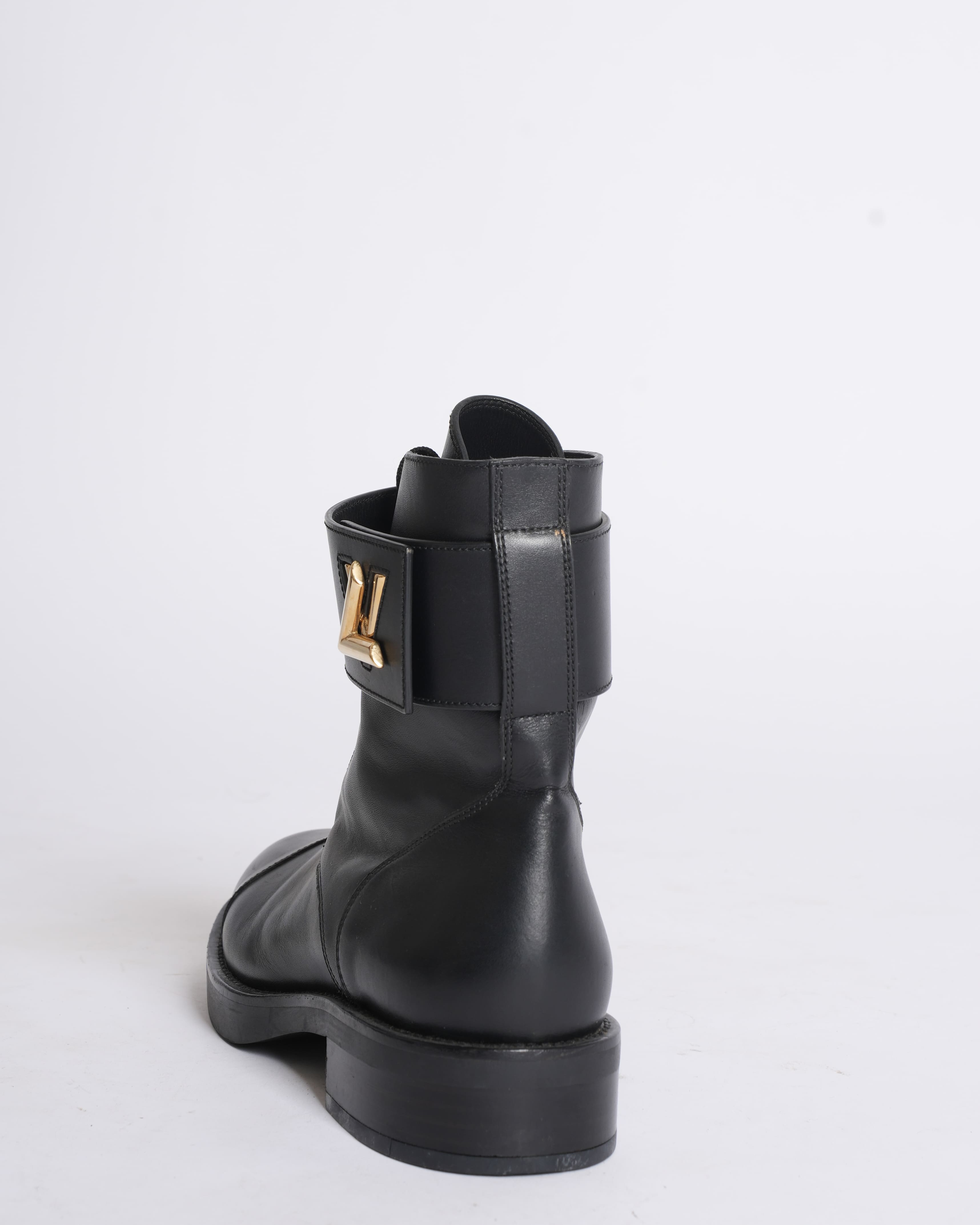 Louis Vuitton Flat Ranger Boots