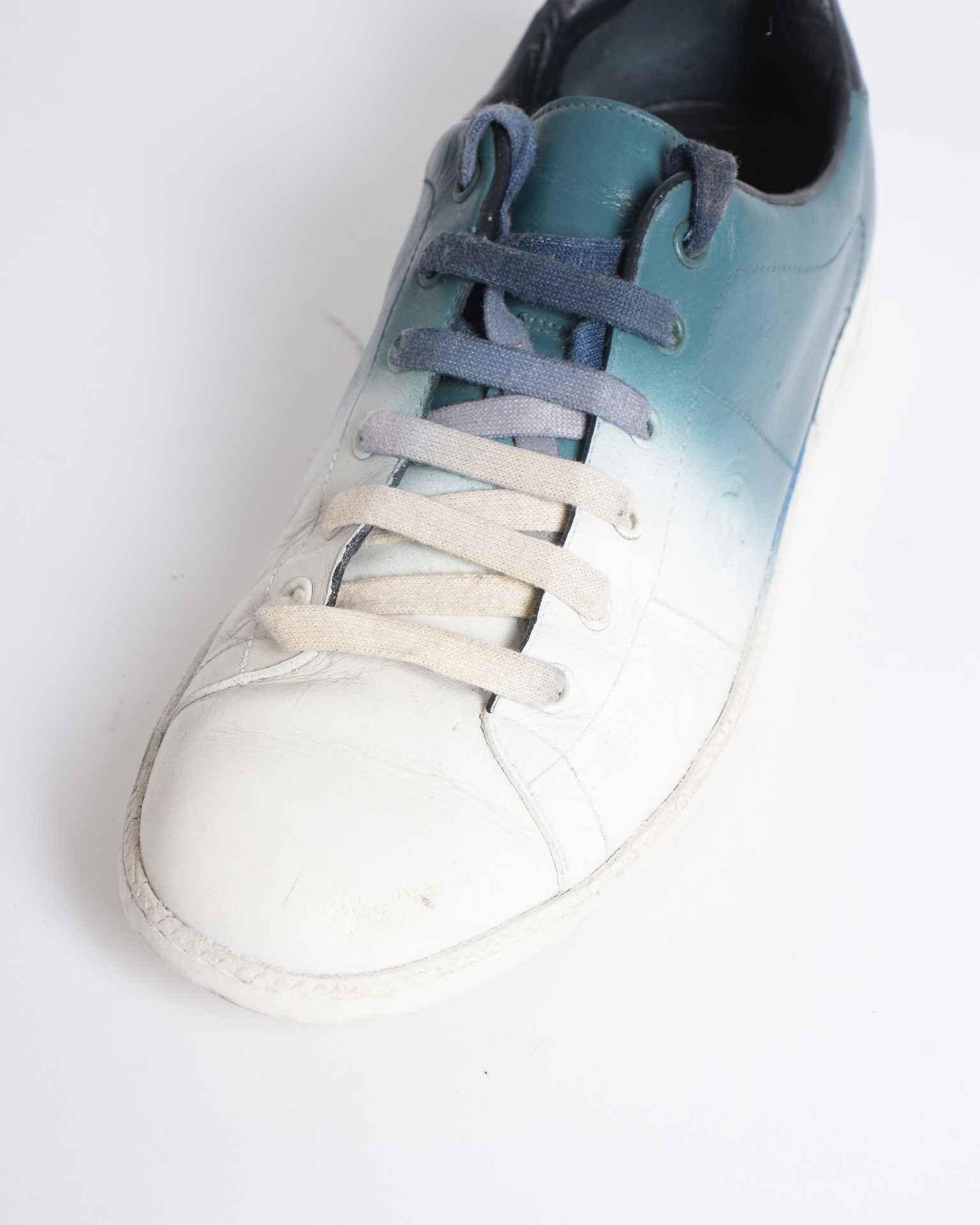 Gucci blue ombre leather low top sneakers.