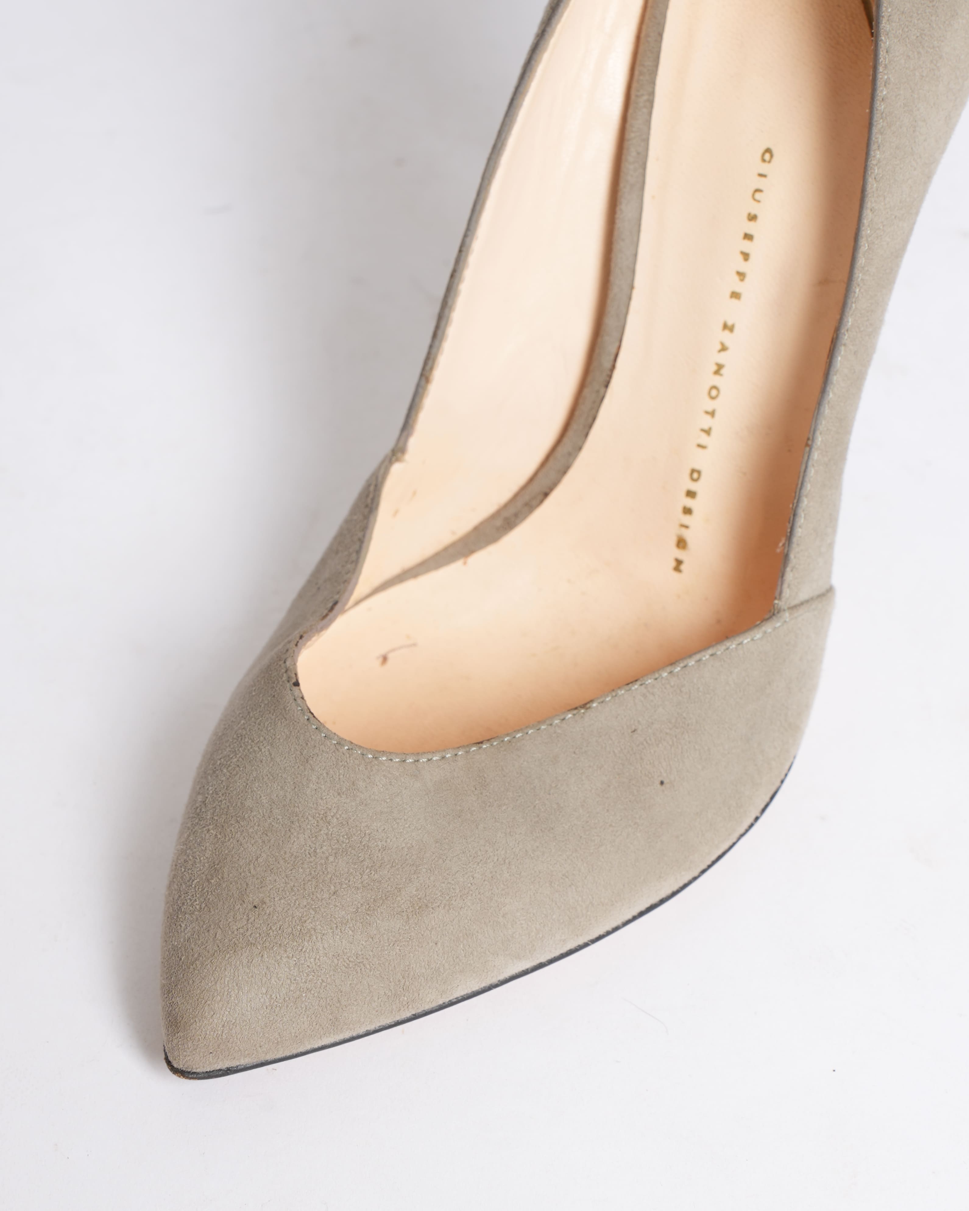 Giuseppe Zanotti Suede Pumps
