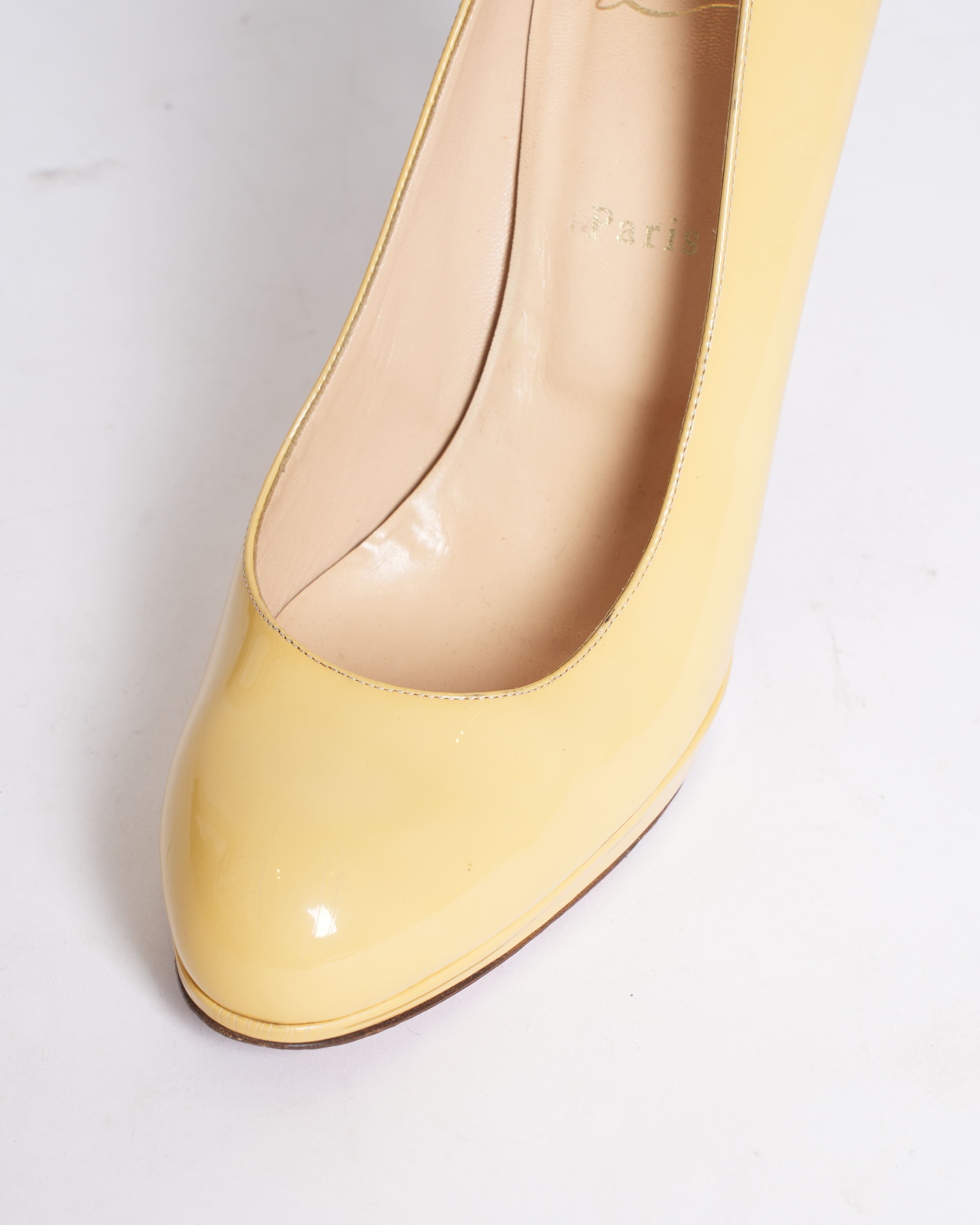 Christian Louboutin Pumps in Yellow