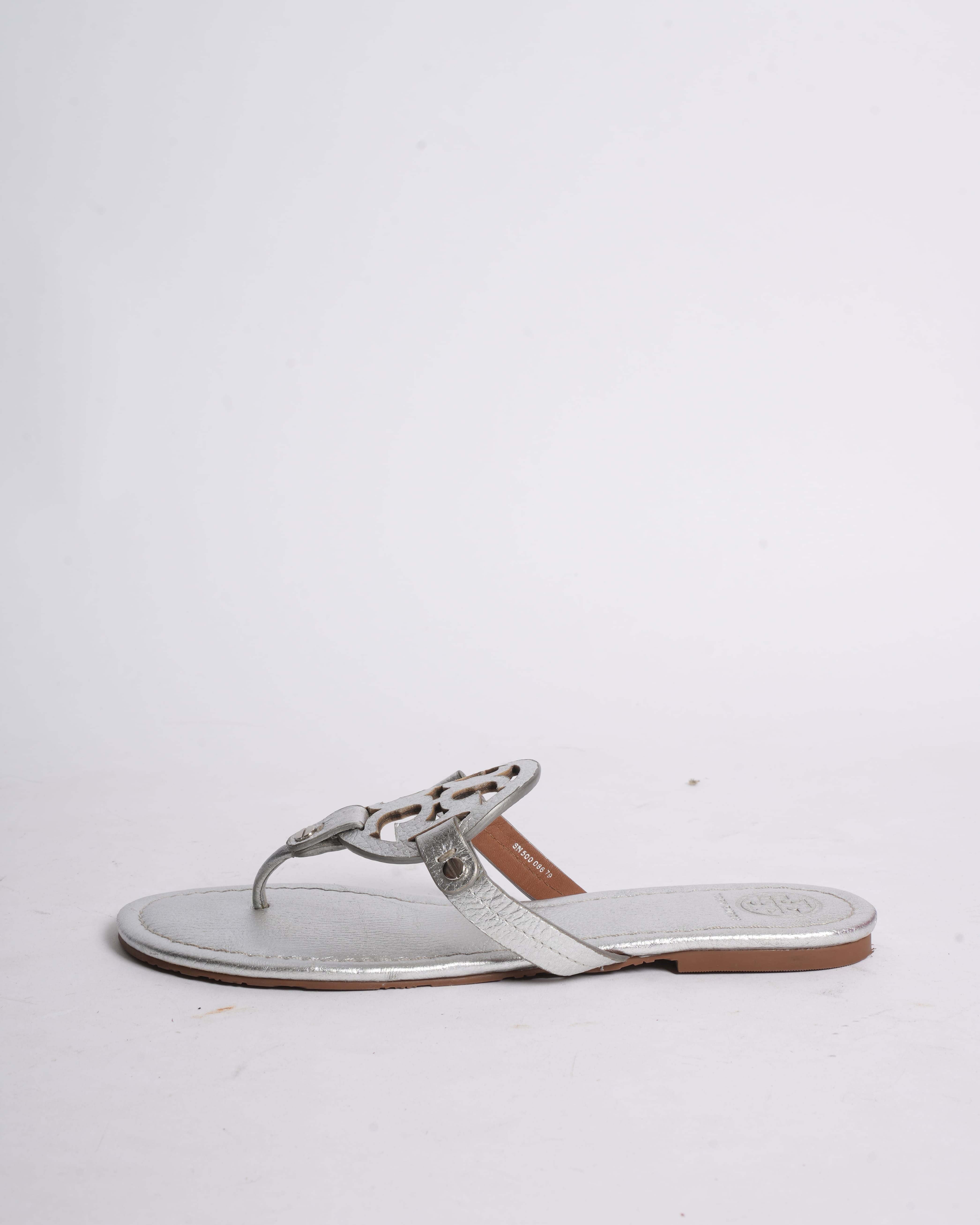 Tory Burch Logo Flats In Silver Tone
