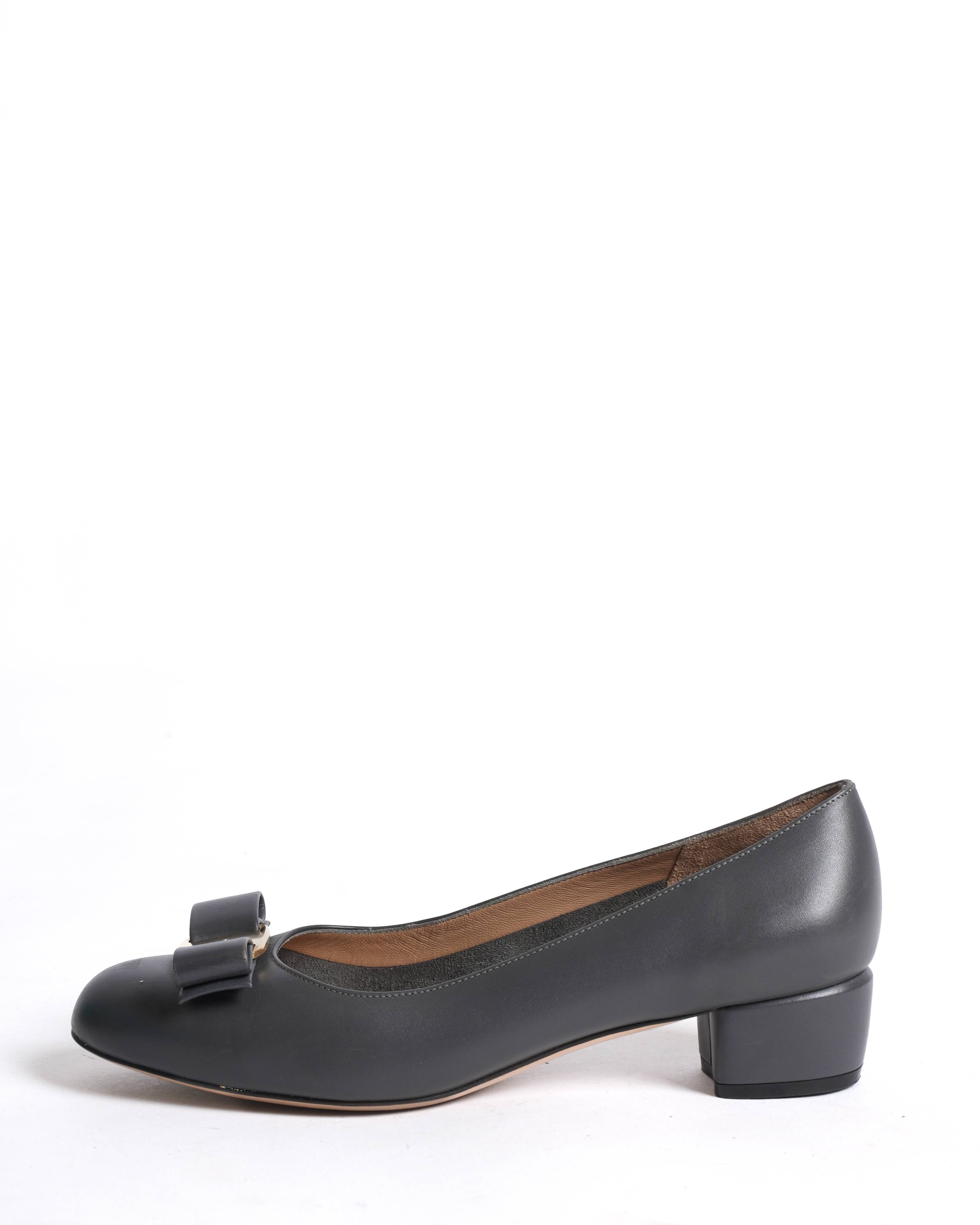Salvatore Ferragamo vara bow ballet pumps