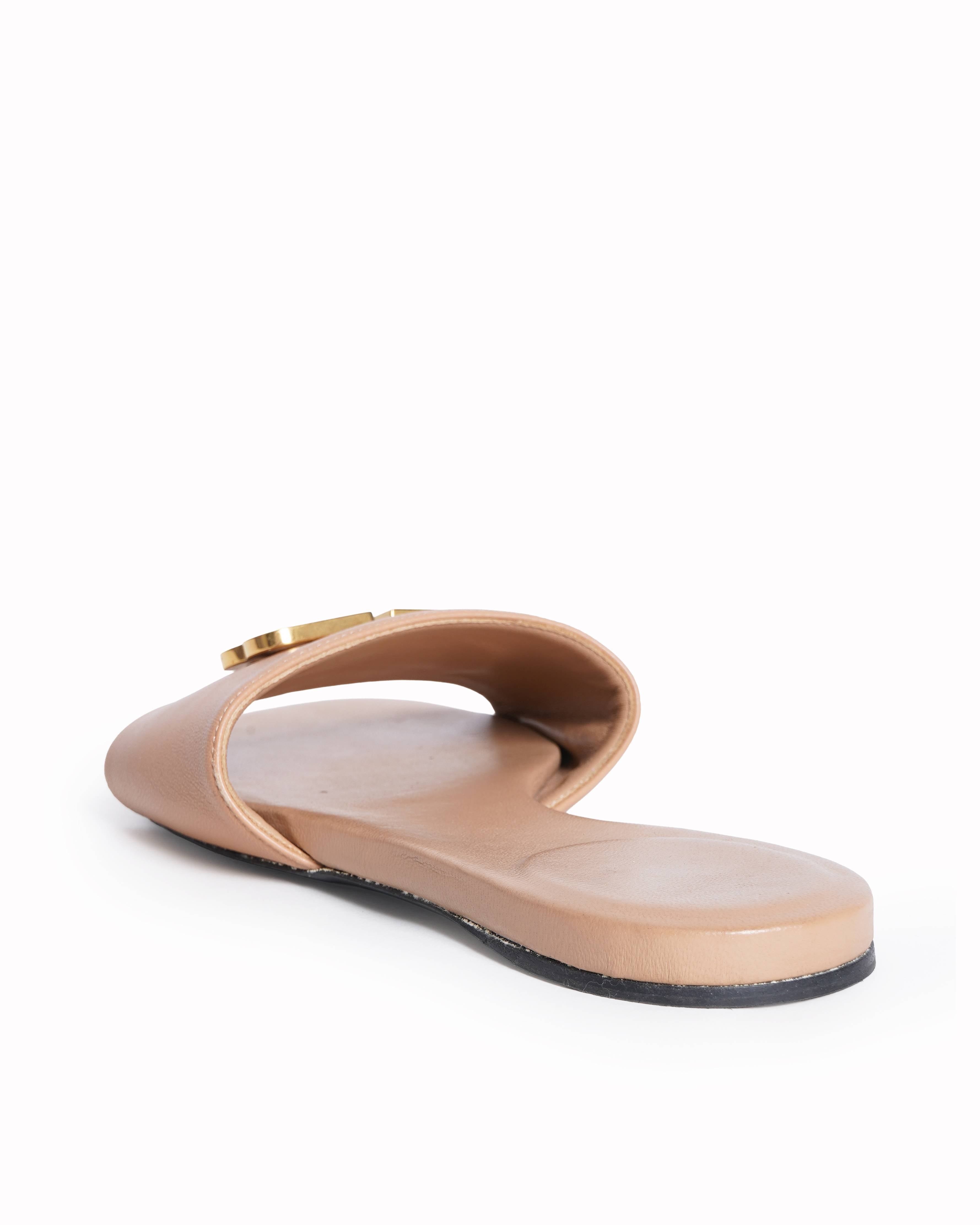 Balenciaga Logo Flats In Beige