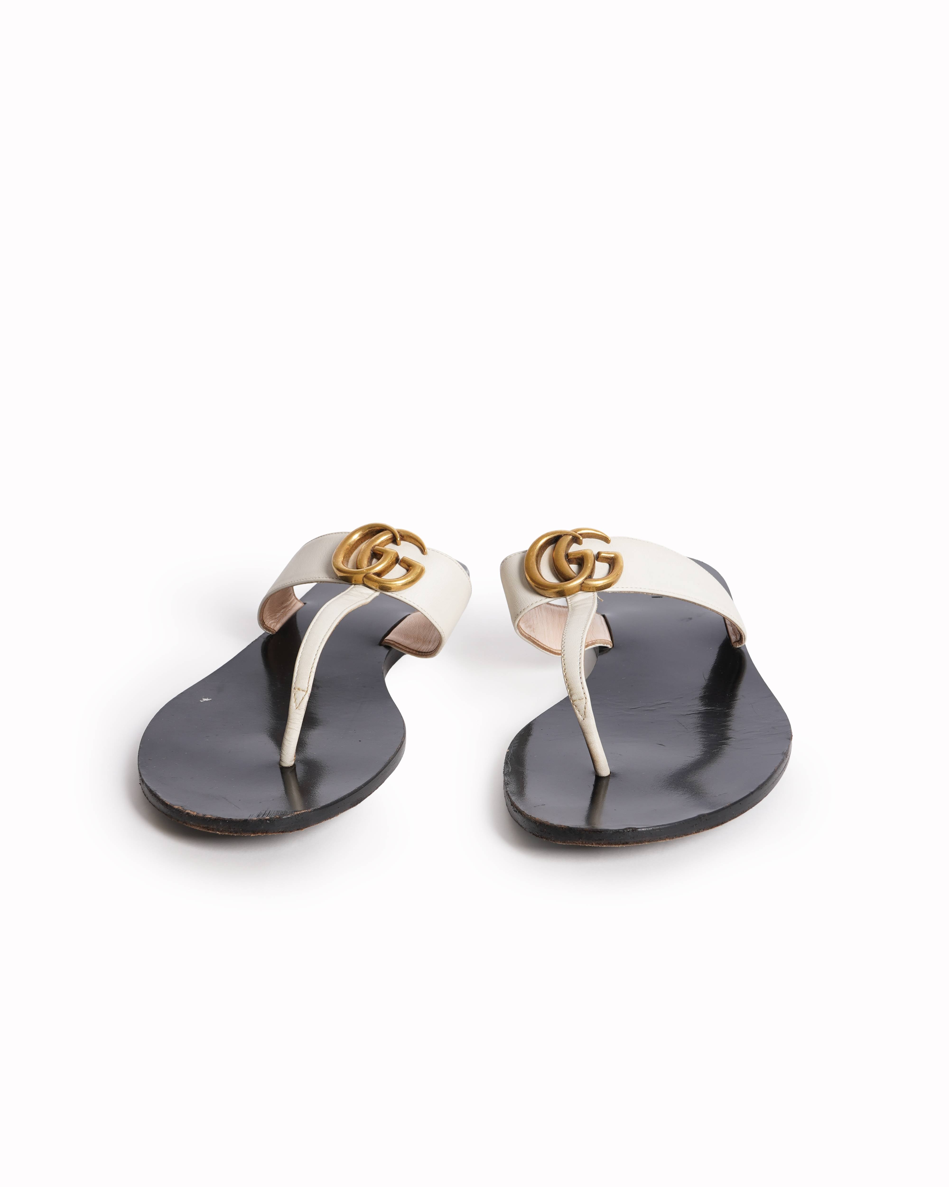 Gucci
G Leather Flats Flip Flops