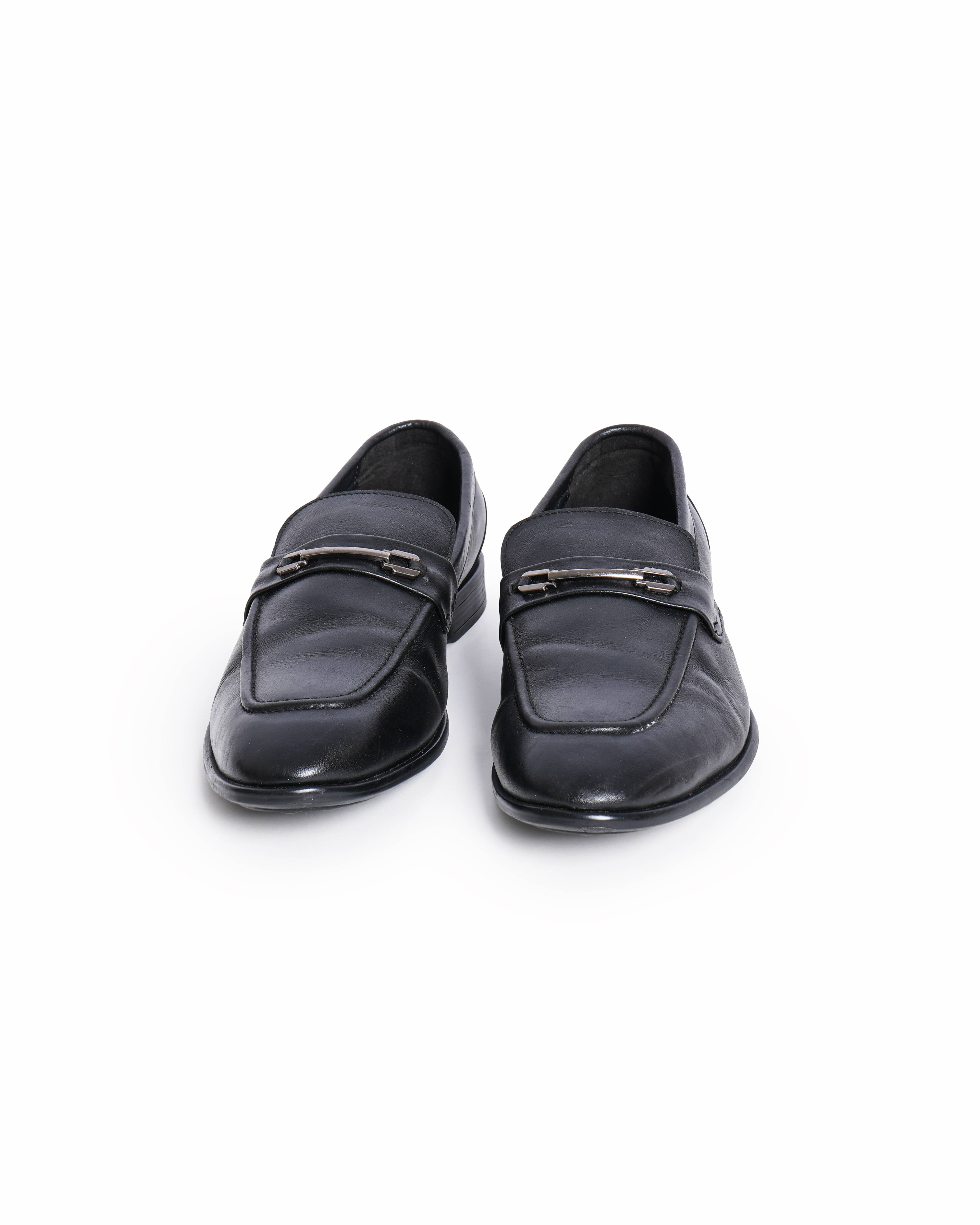 Tod's leather black loafers