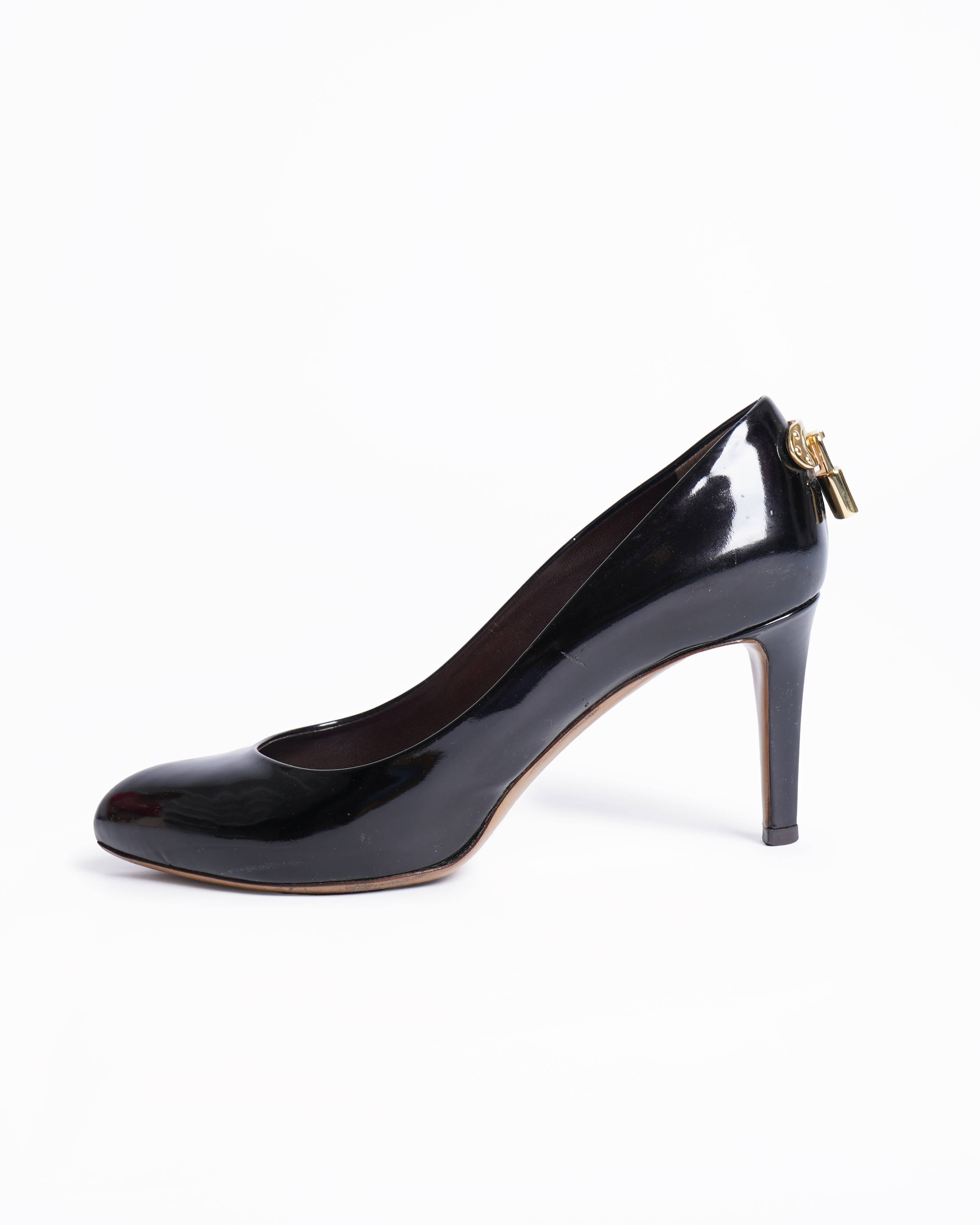 Louis Vuitton black patent leather pumps