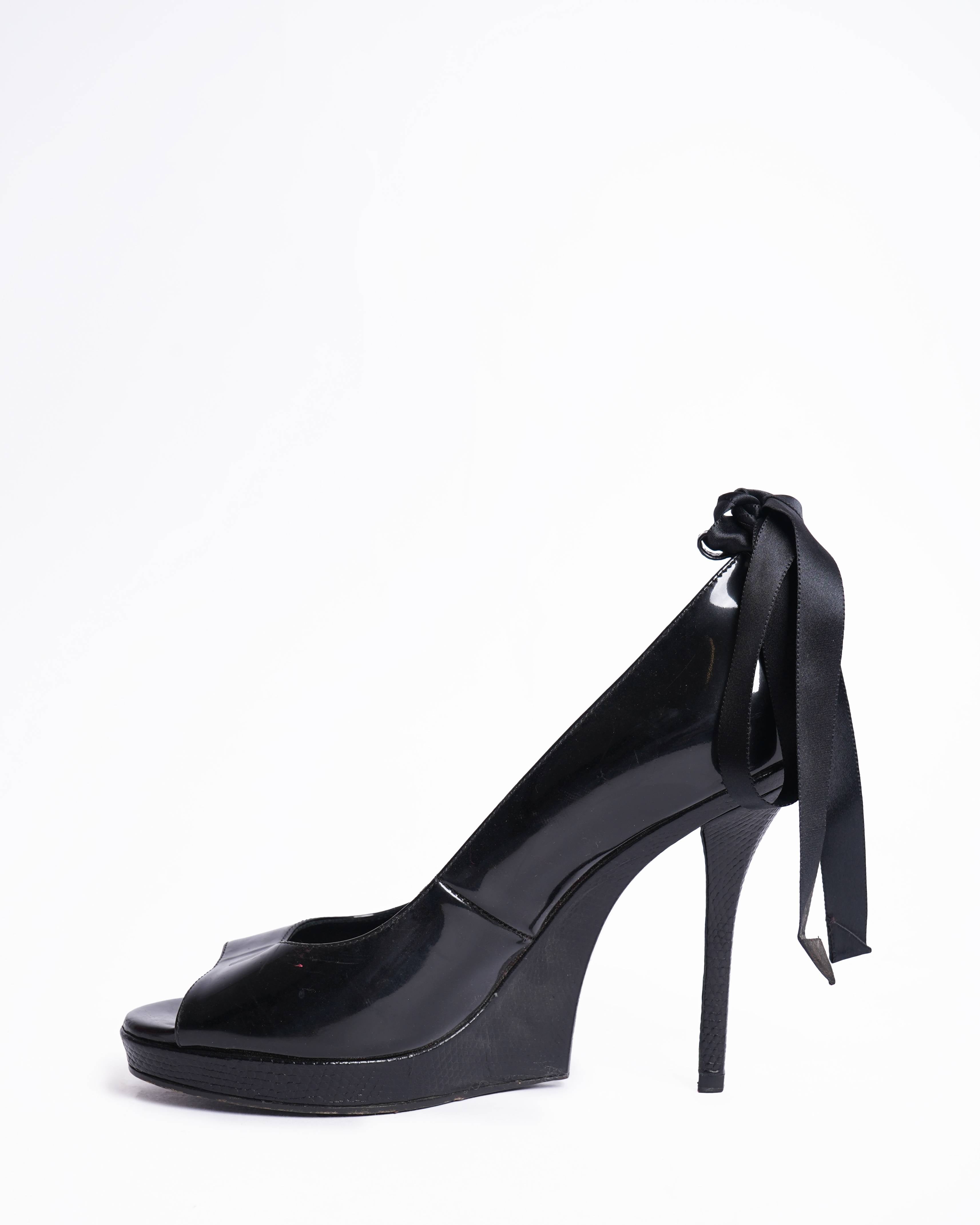 Saint Laurent Peep Toe Pumps In Black