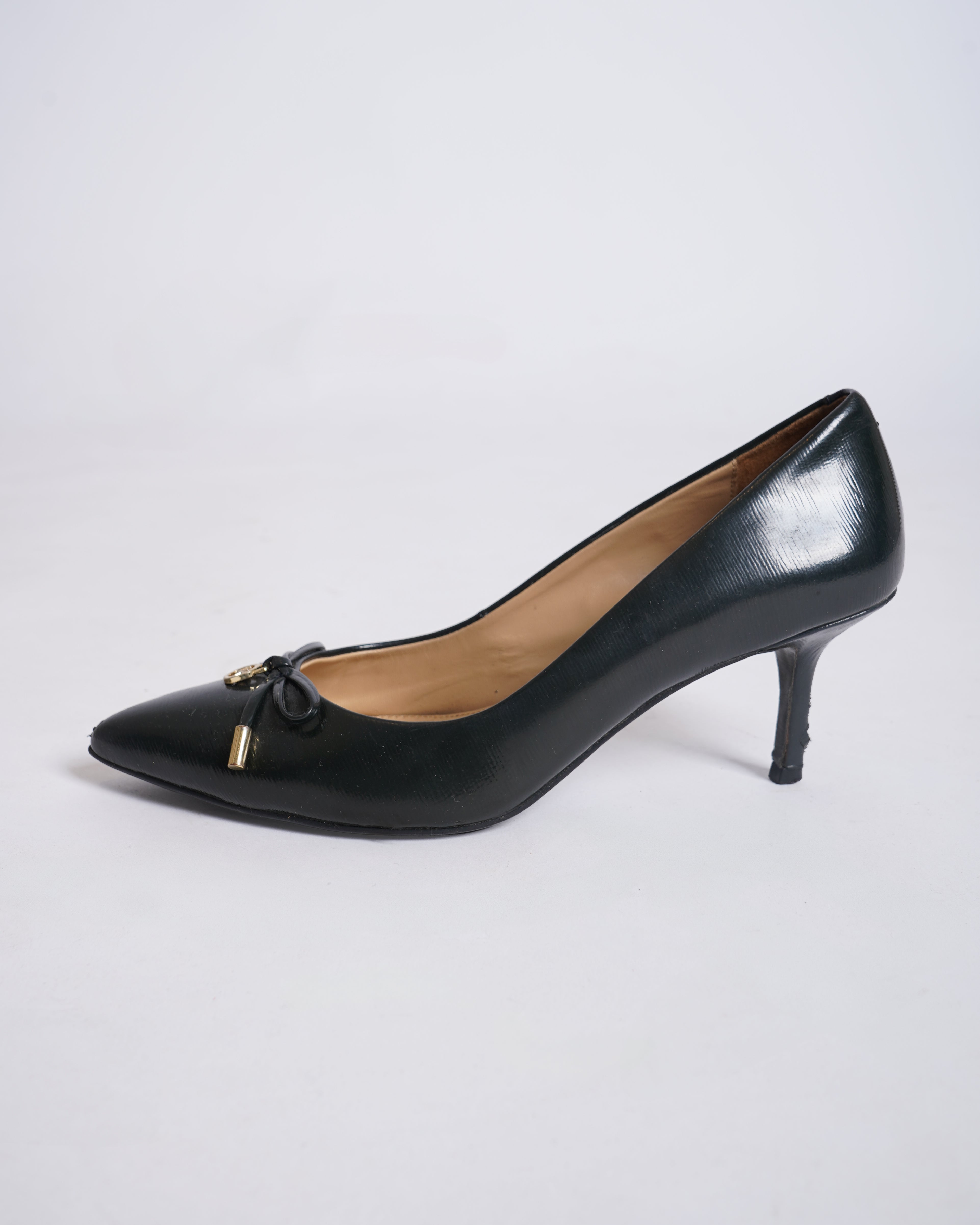 Michael Kors bow tie mid heels