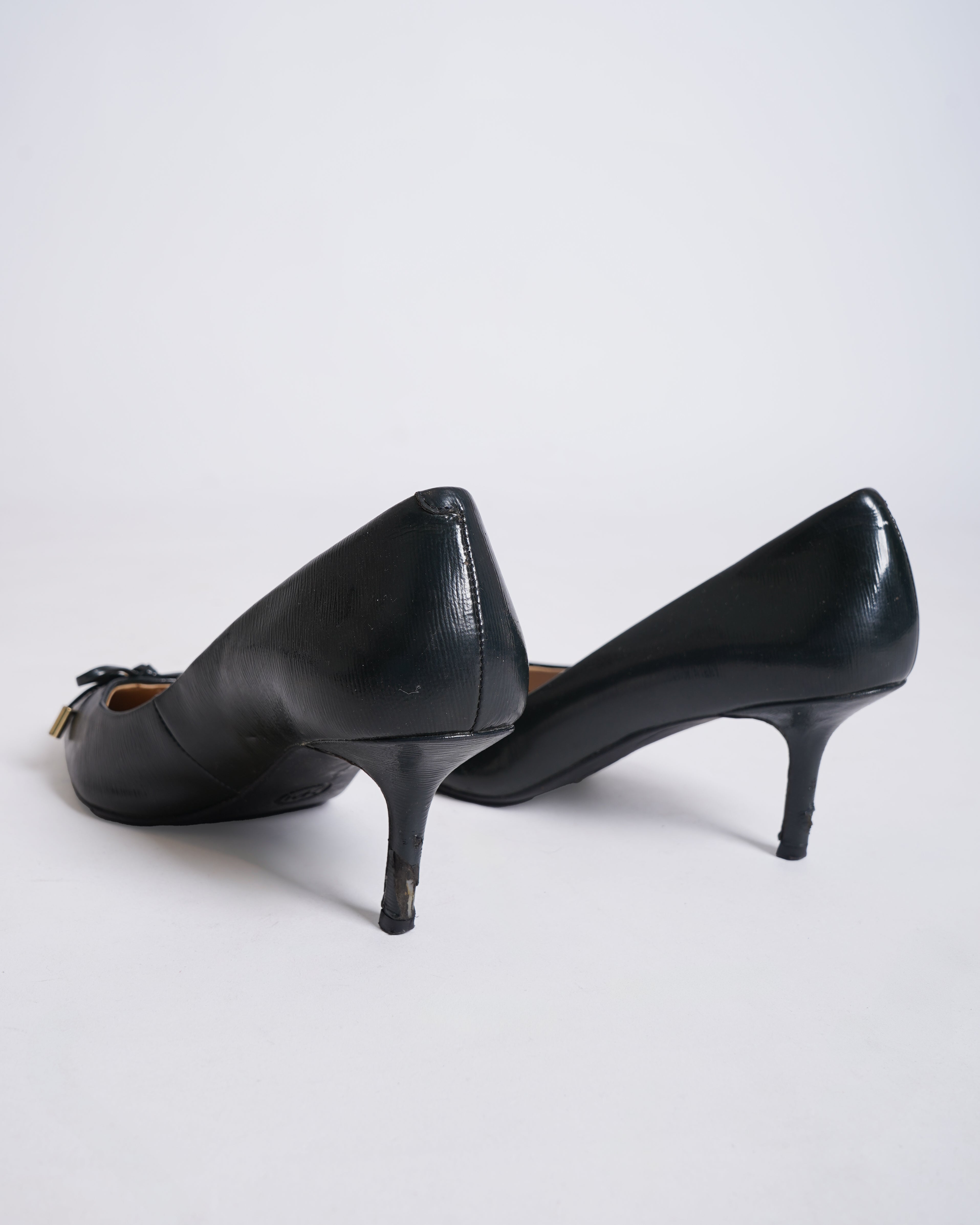 Michael Kors bow tie mid heels