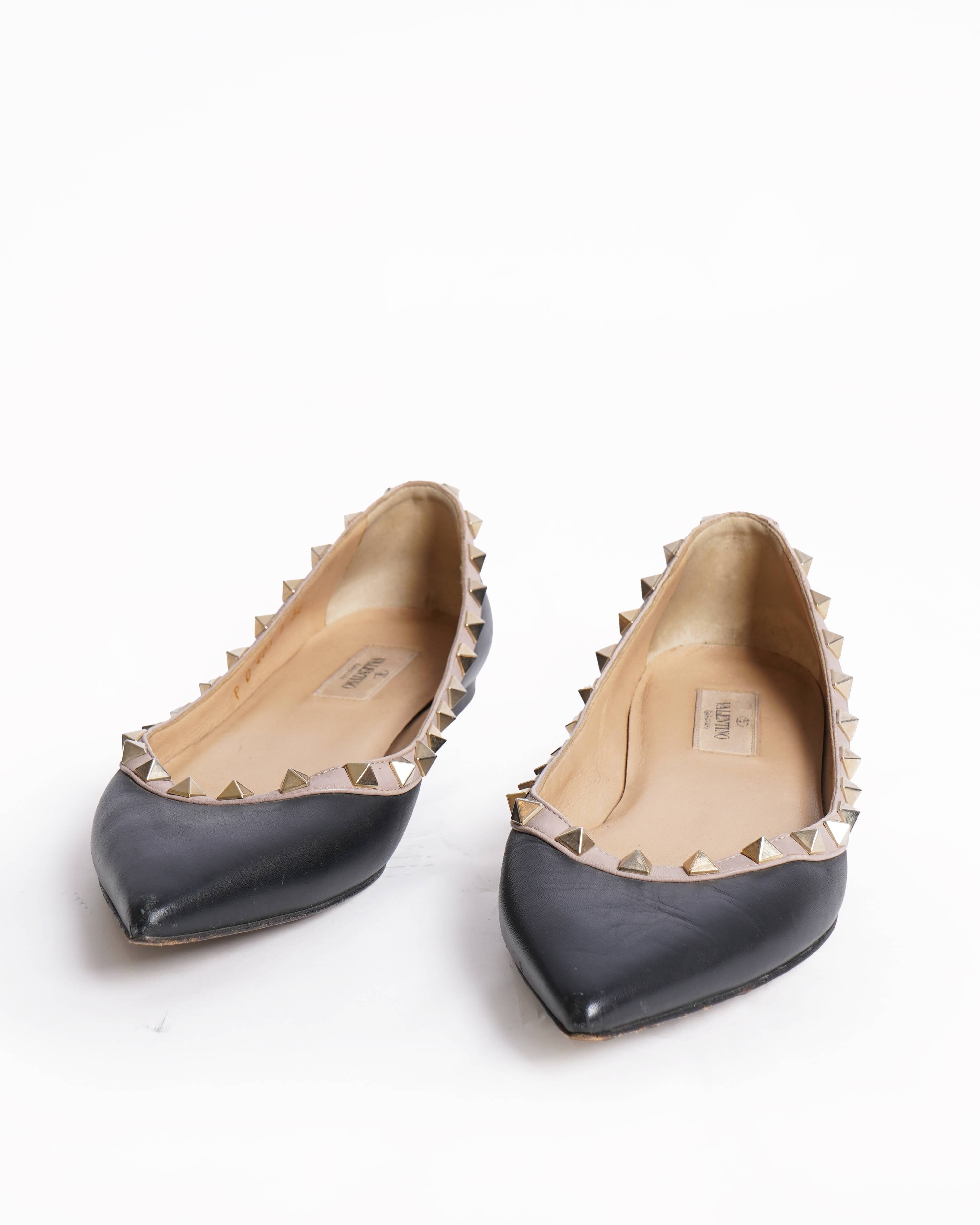 Valentino garavani rockstud flats in black