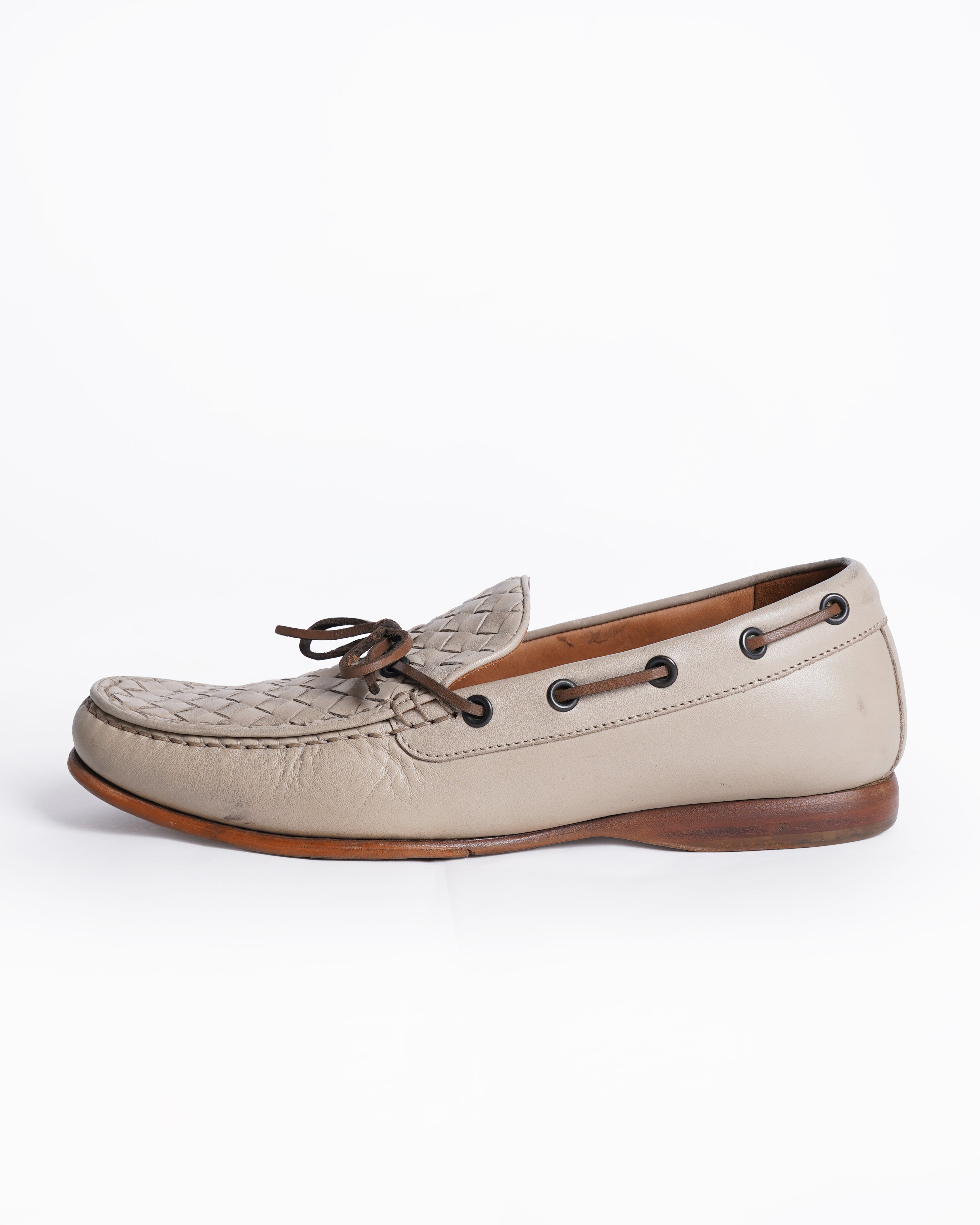Bottega veneta intrecciato beige slip on loafers
