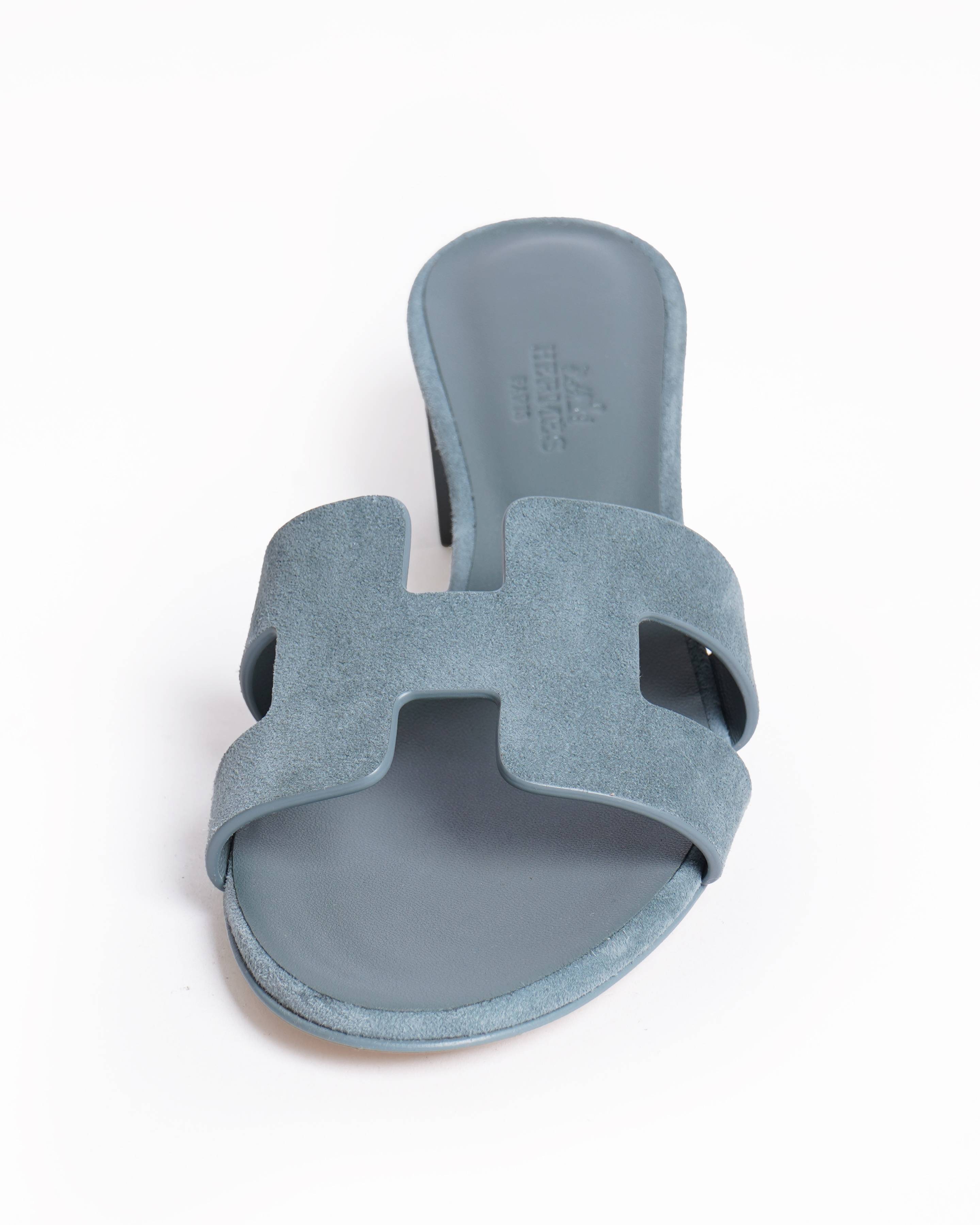 New Hermès Blue Oasis sandal in suede