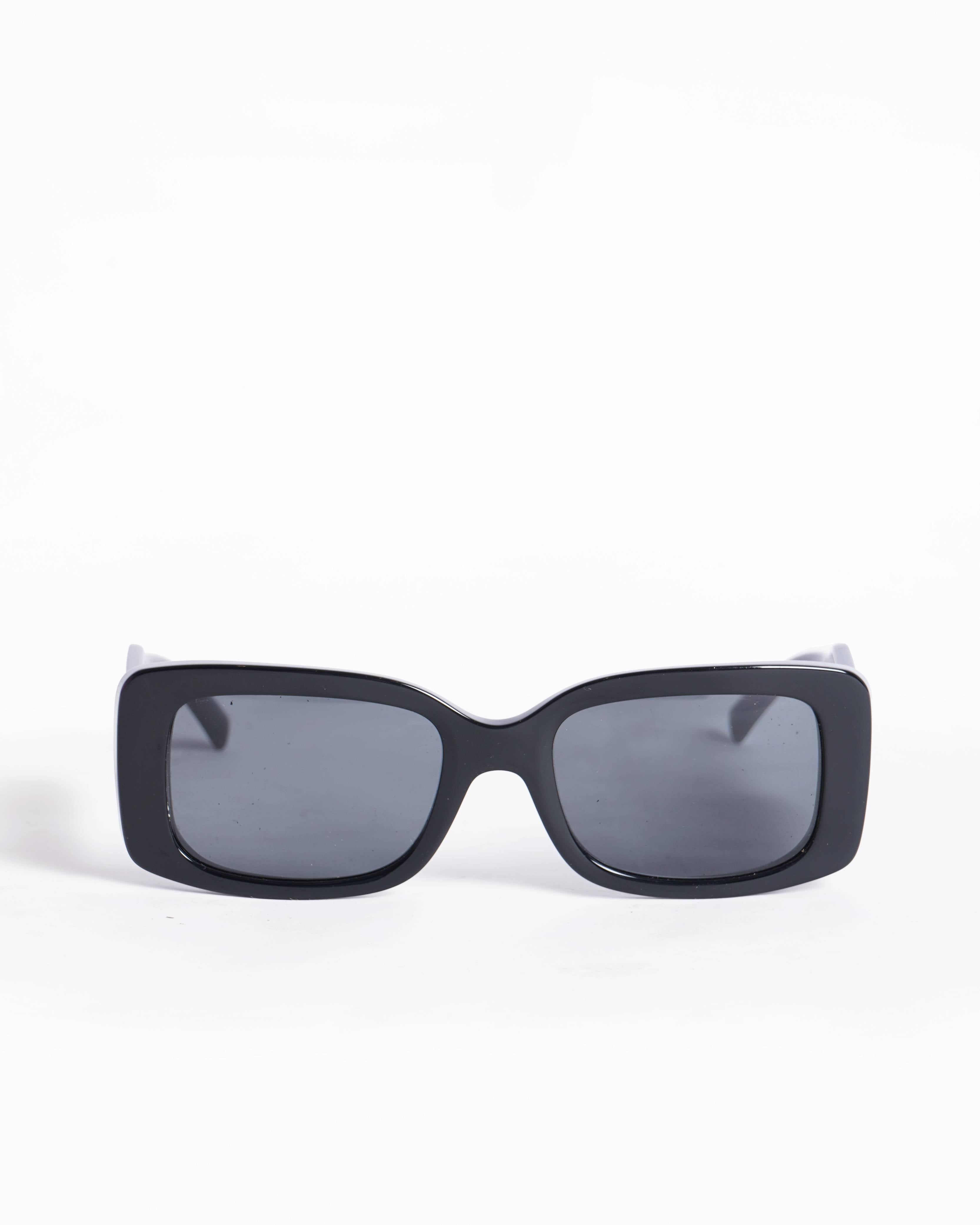 New Versace Women's Wide Frame Sunglasses In Black